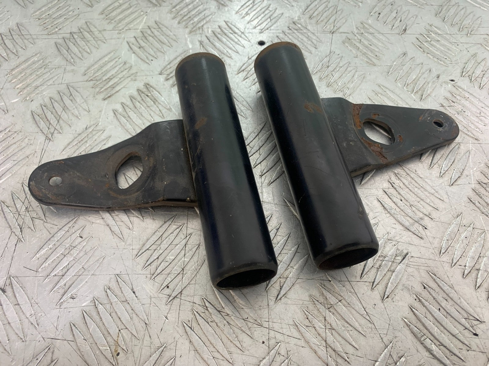 KAWASAKI GT550 GT 550 HEADLIGHT BRACKETS   YEAR 1989-1994