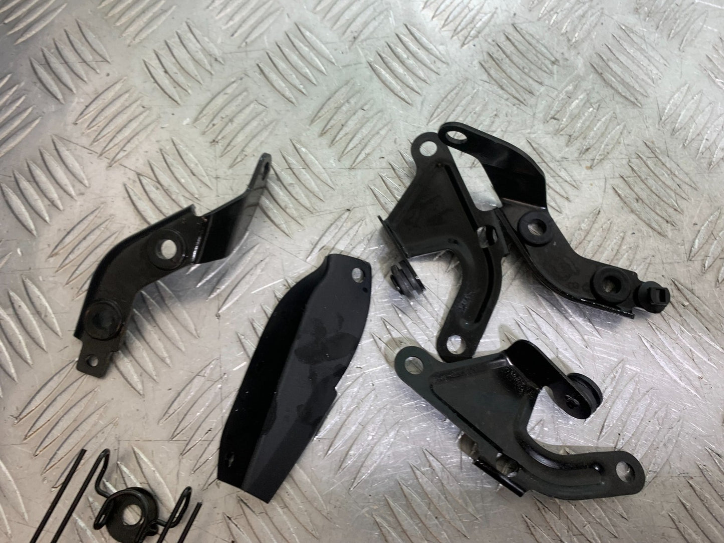 TRIUMPH TRIDENT 660 INFILLS AND BRACKETS  YEAR 2021-2024 (CMB1295)
