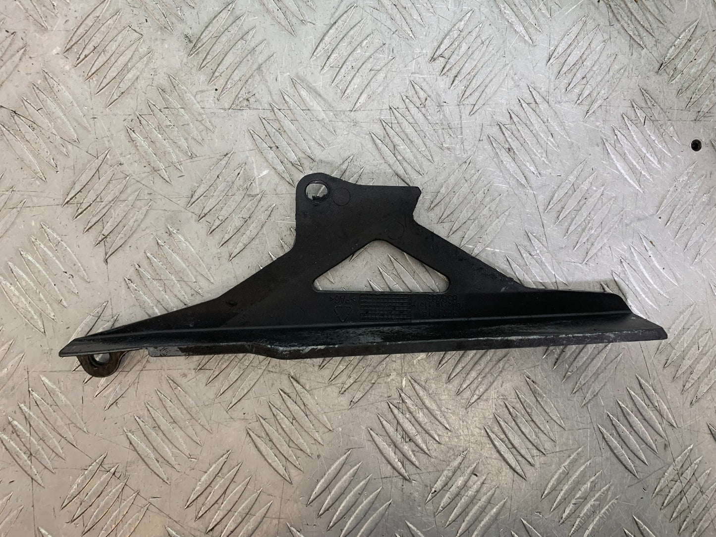 APRILIA TUONO 1000 V4R CHAIN GUARD YEAR 2011-13  (CMB1316)
