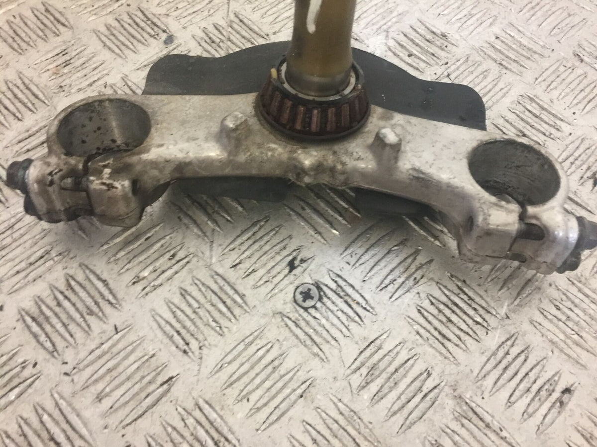 SUZUKI RF600 RF 600 BOTTOM YOKE  YEAR 1996 (STOCK 679)