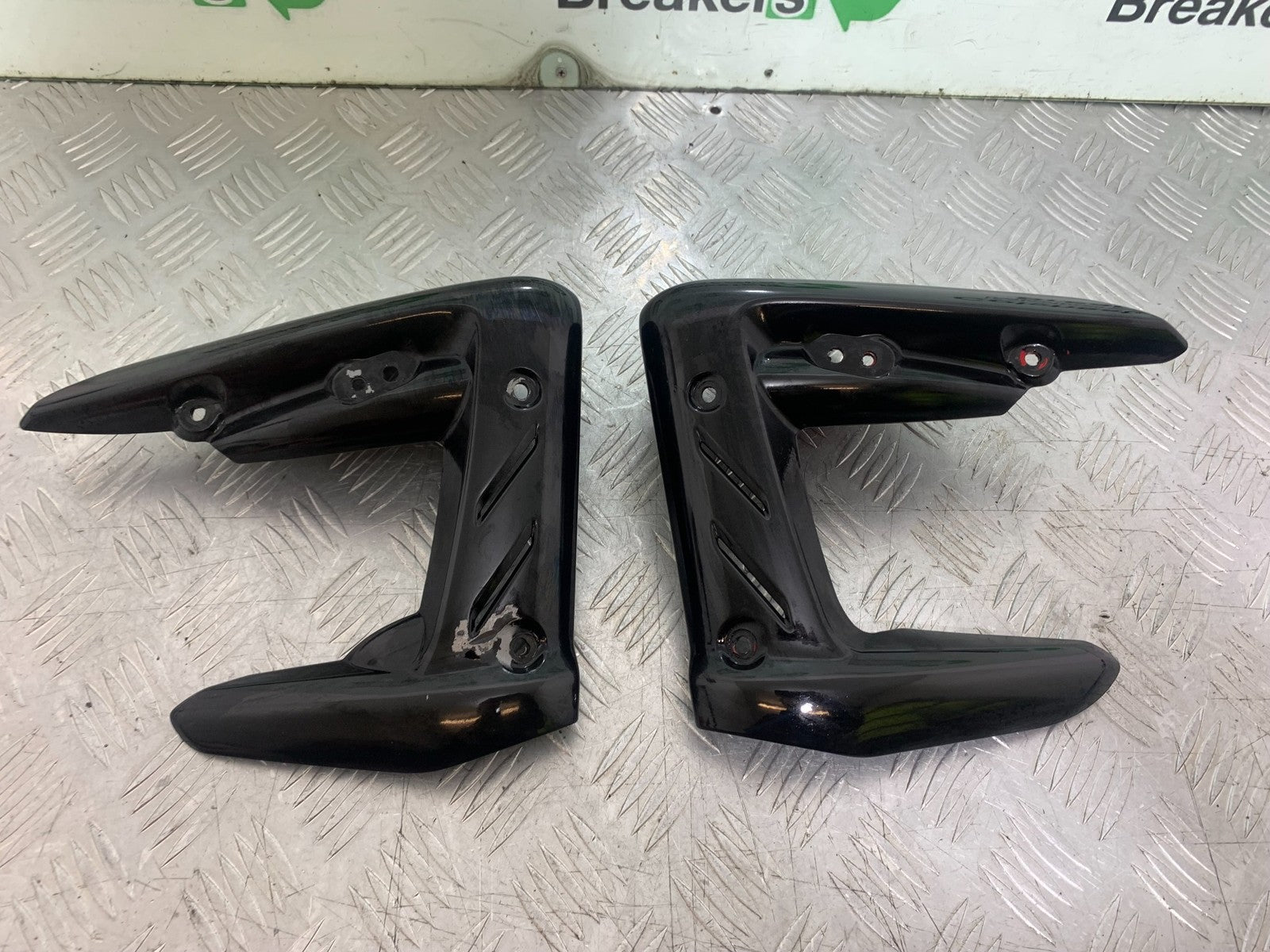 TRIUMPH 675 STREET TRIPLE R LEFT & RIGHT RADIATOR PANELS YEAR 2013-16 (CMB1221)