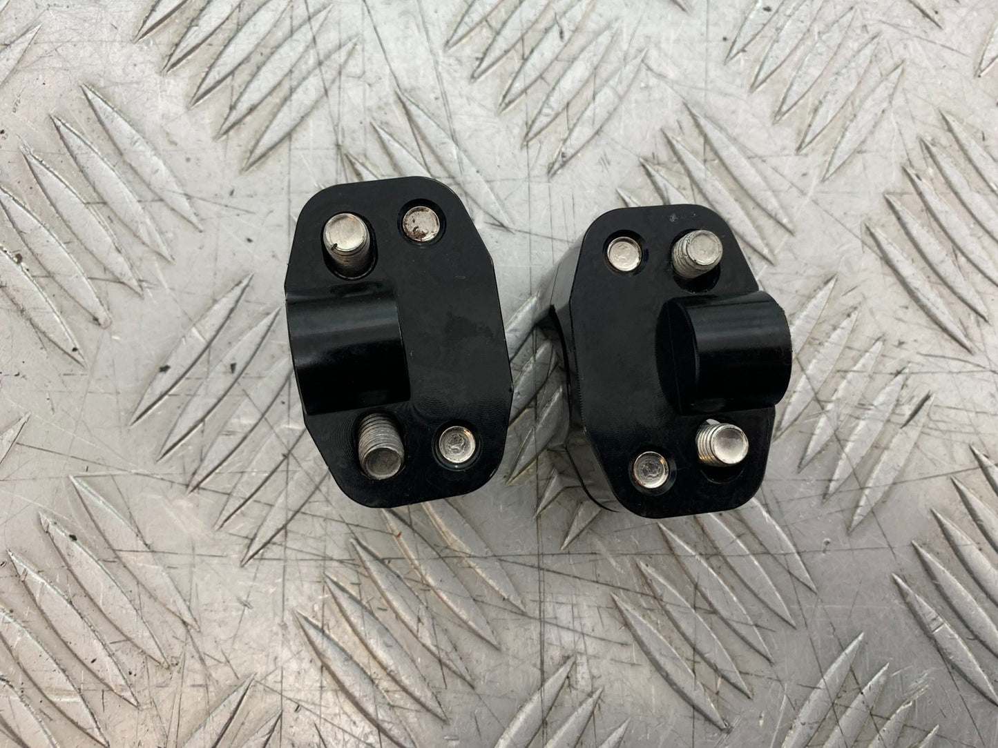 QINGQI QM125 GY-2B HANDLEBARS RISERS   YEAR 2016 (CMB1228)