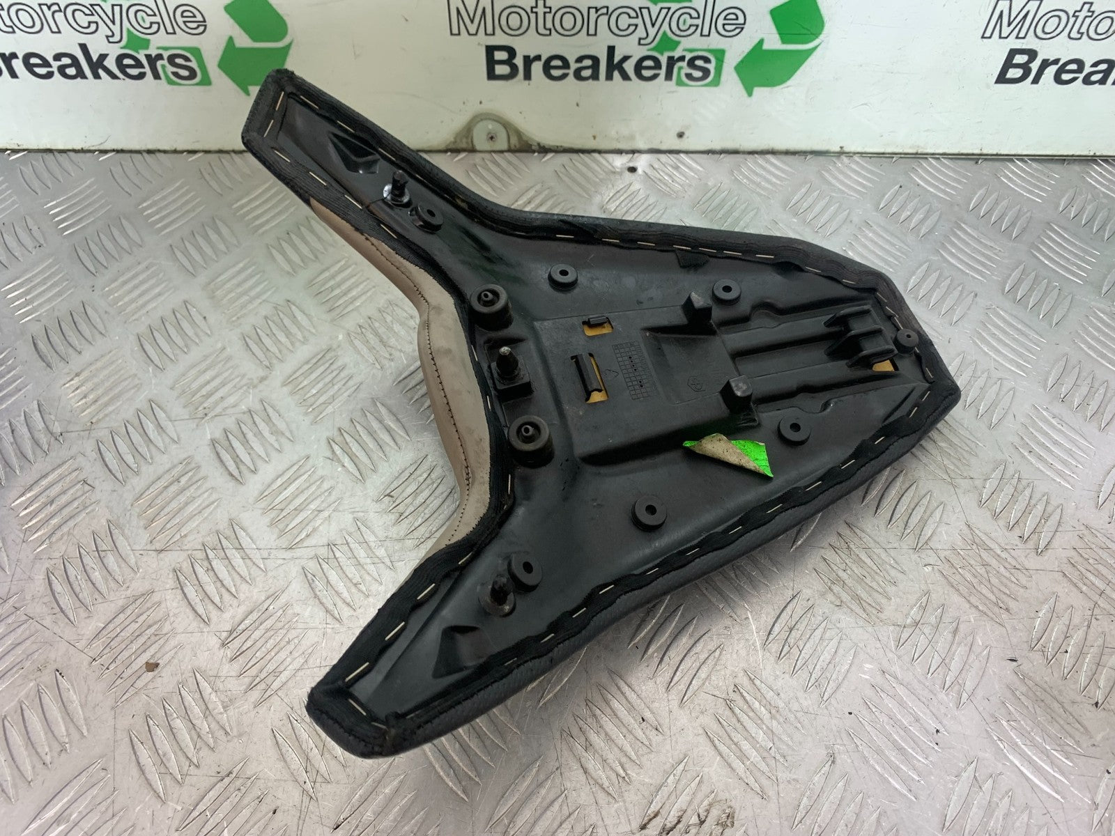 APRILIA TUONO 1000 V4 REAR SEAT   YEAR 2013-2014  (CMB1239)