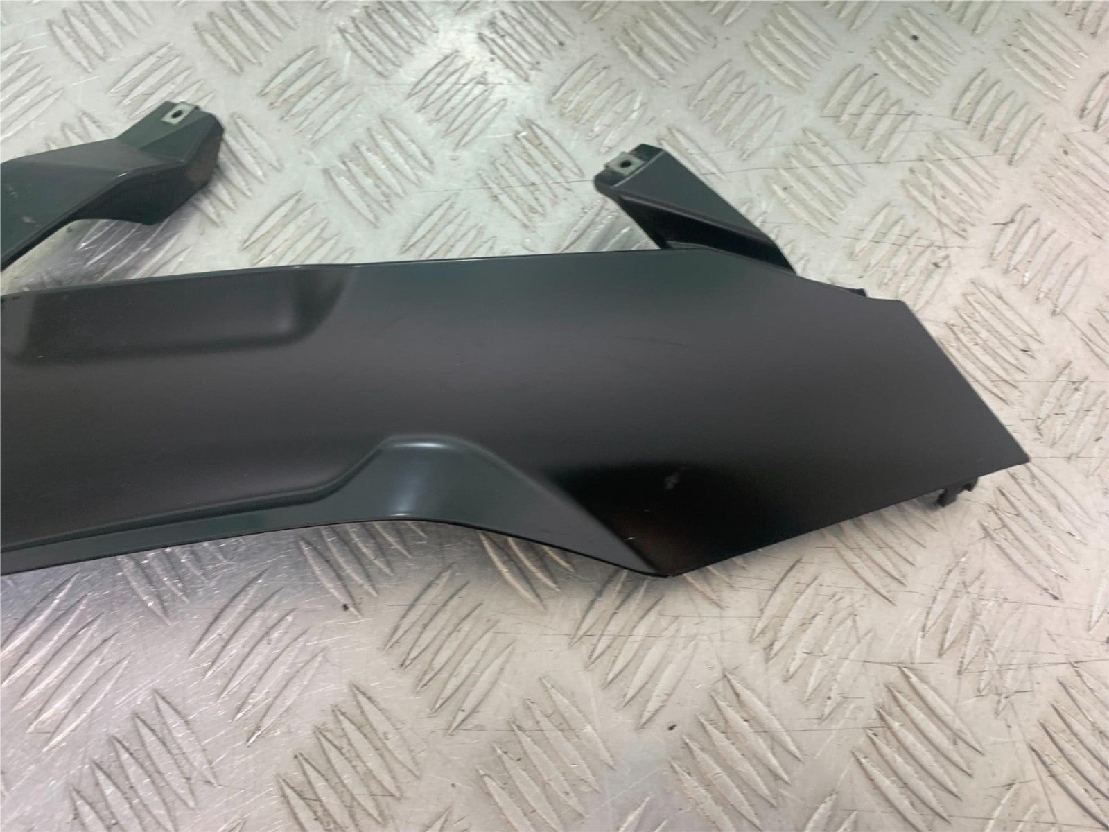 YAMAHA YZF-R125 YZF 125 RIGHT BELLYPAN   YEAR 2019-2022 (CMB1263)