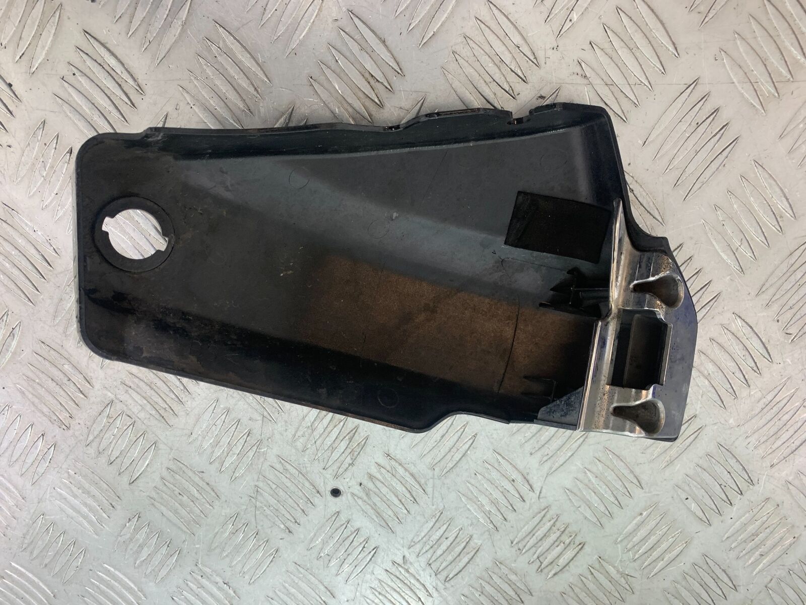 YAMAHA XVS 1100 DRAGSTAR LEFT SIDE PANEL  YEAR 2000-2007 (CMB1108)