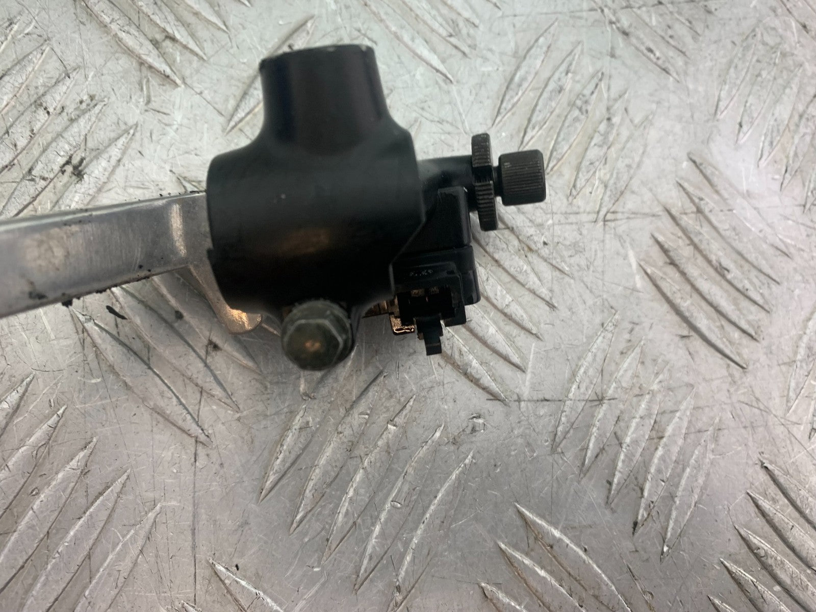 YAMAHA XJ900 XJ 900 DIVERSION CLUTCH LEVER AND BRACKET  YEAR 1994-2002 (CMB1292)
