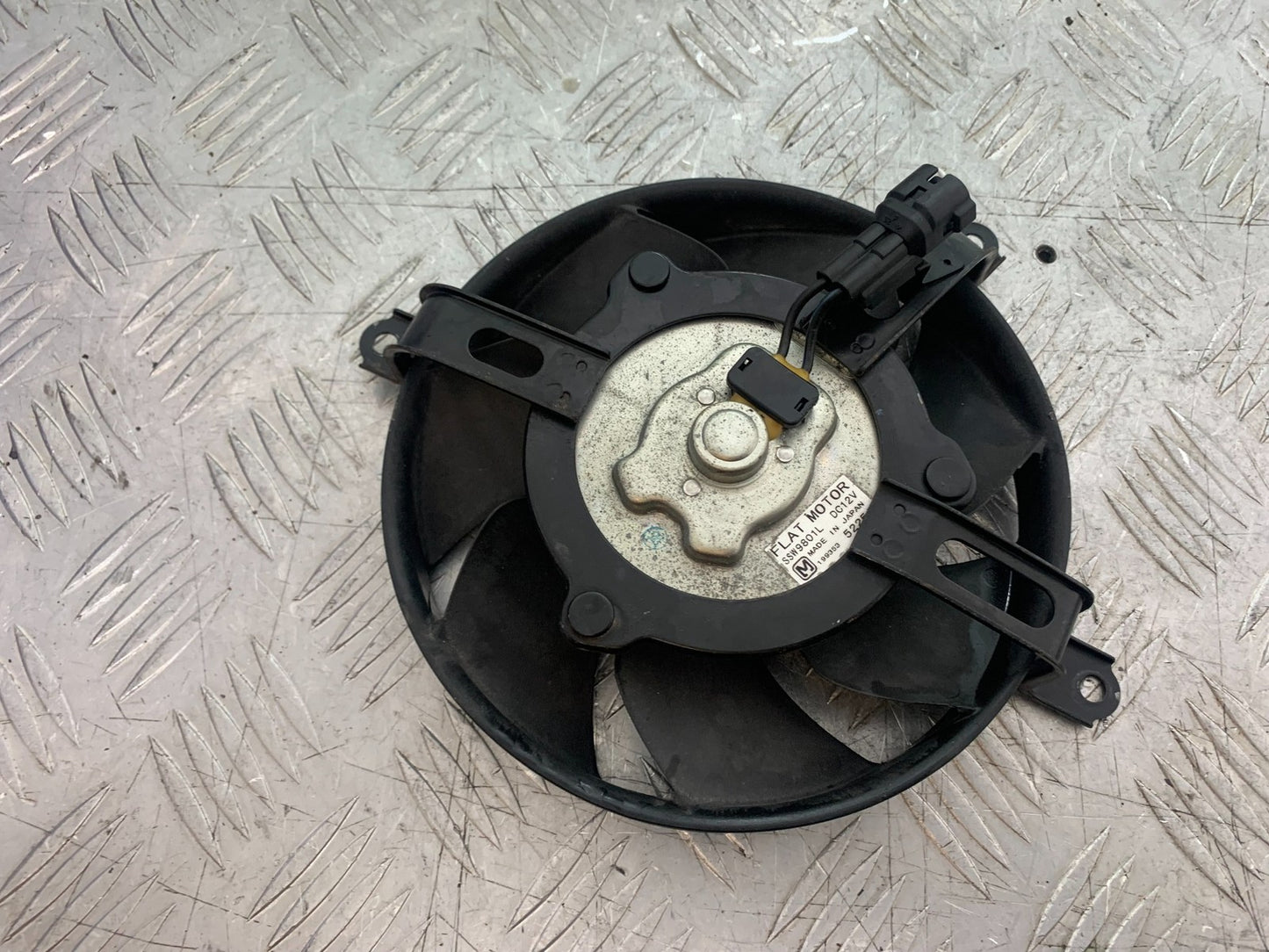 HONDA CBR1000 rr FIREBLADE RADIATOR FAN YEAR 2006 (CMB1220)