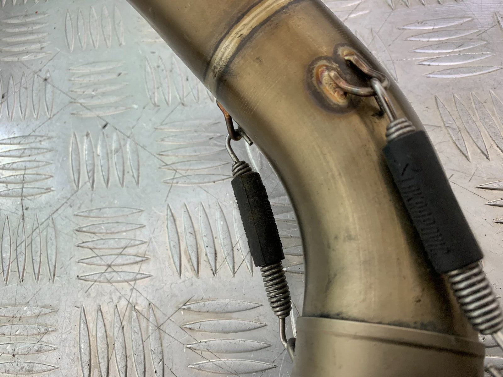 KTM 690 DUKE R LC4 AKRAPOVIC FULL EXHAUST SYSTEM YEAR 2012-2015  (CMB1180)