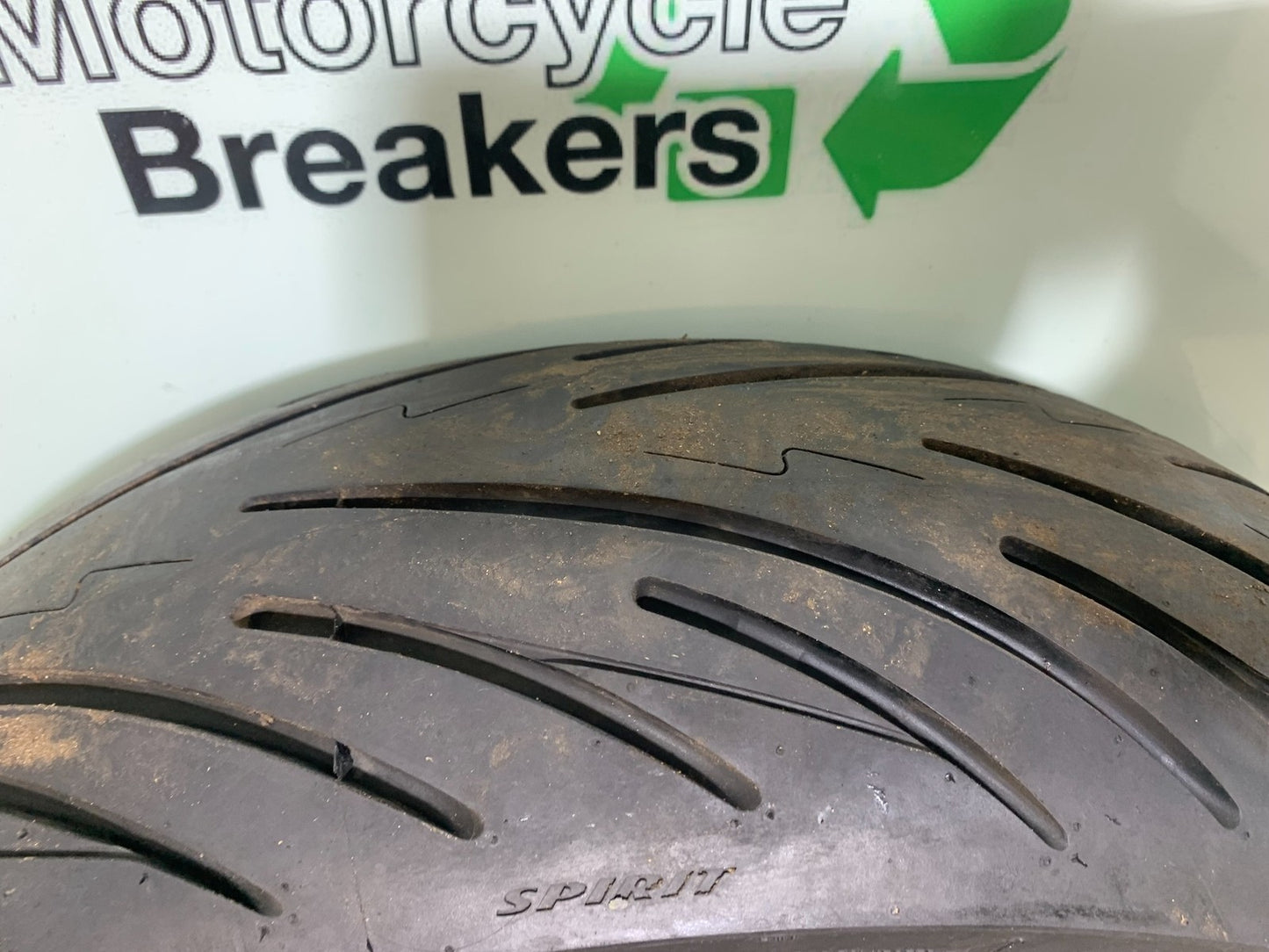 TRIUMPH TROPHY 900 REAR WHEEL (GOOD TYRE)  YEAR 1991-95 (CMB1251)