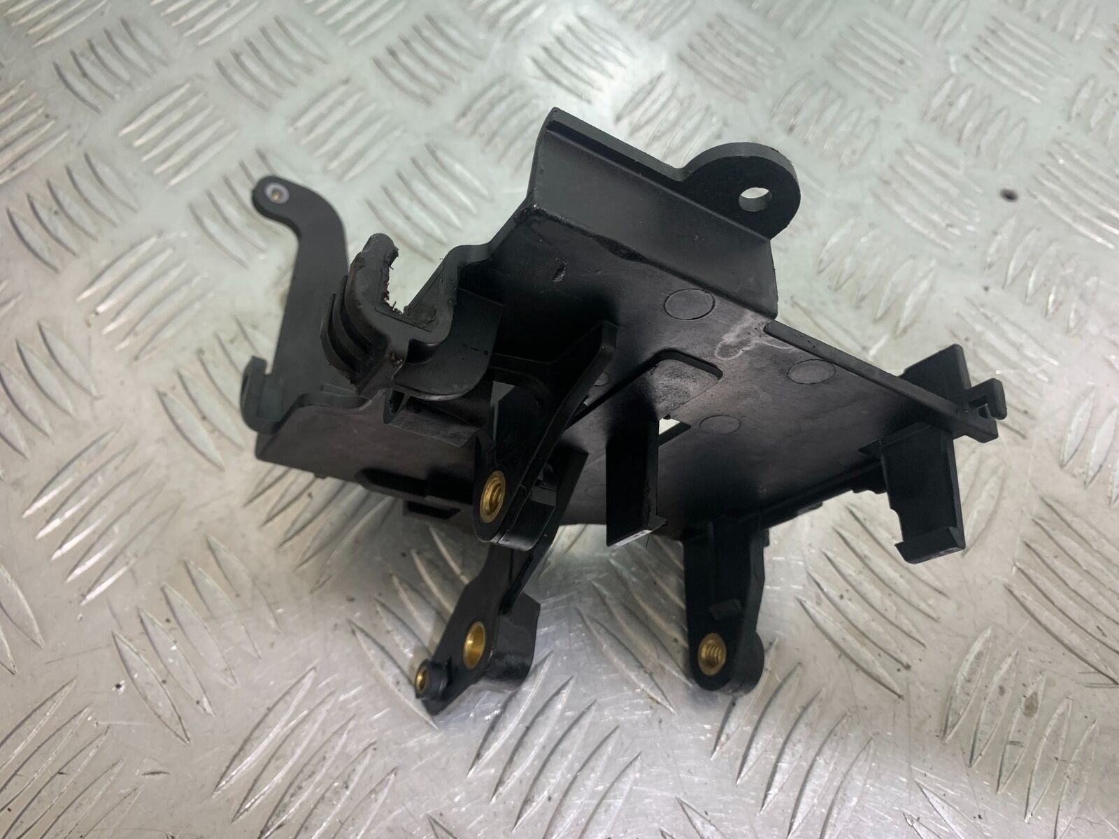 HARLEY DAVIDSON XL883 N IROD BATTERY BOX  YEAR 2020  (CMB1116)