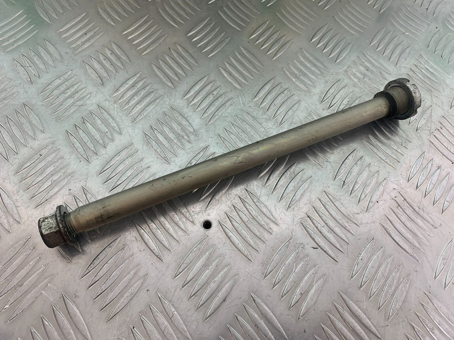 SUZUKI DL 650 V-STROM SWINGARM SPINDLE  YEAR 2016 (STOCK 996)