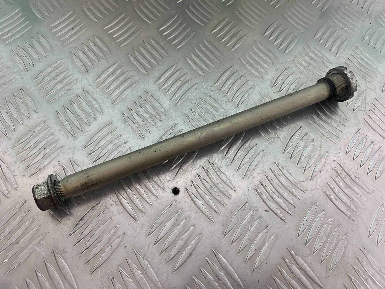 SUZUKI DL 650 V-STROM SWINGARM SPINDLE  YEAR 2016 (STOCK 996)