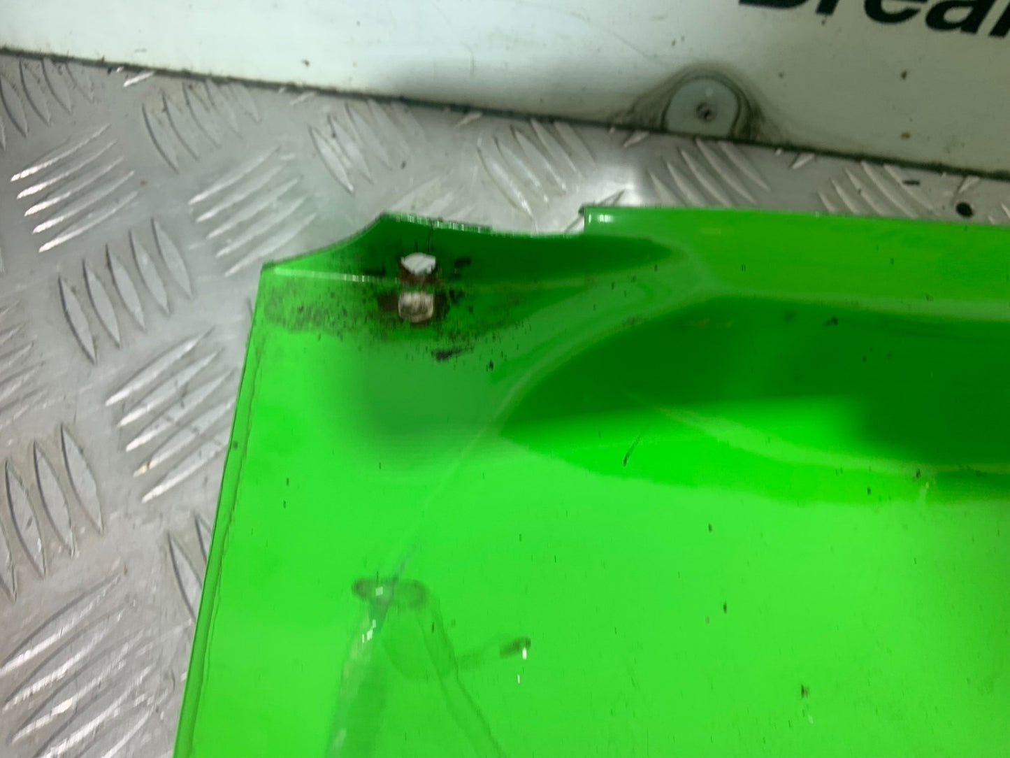 KAWASAKI ZX9R ZX9 E1 UNDERTRAY  YEAR 2000-01 (CMB1171)