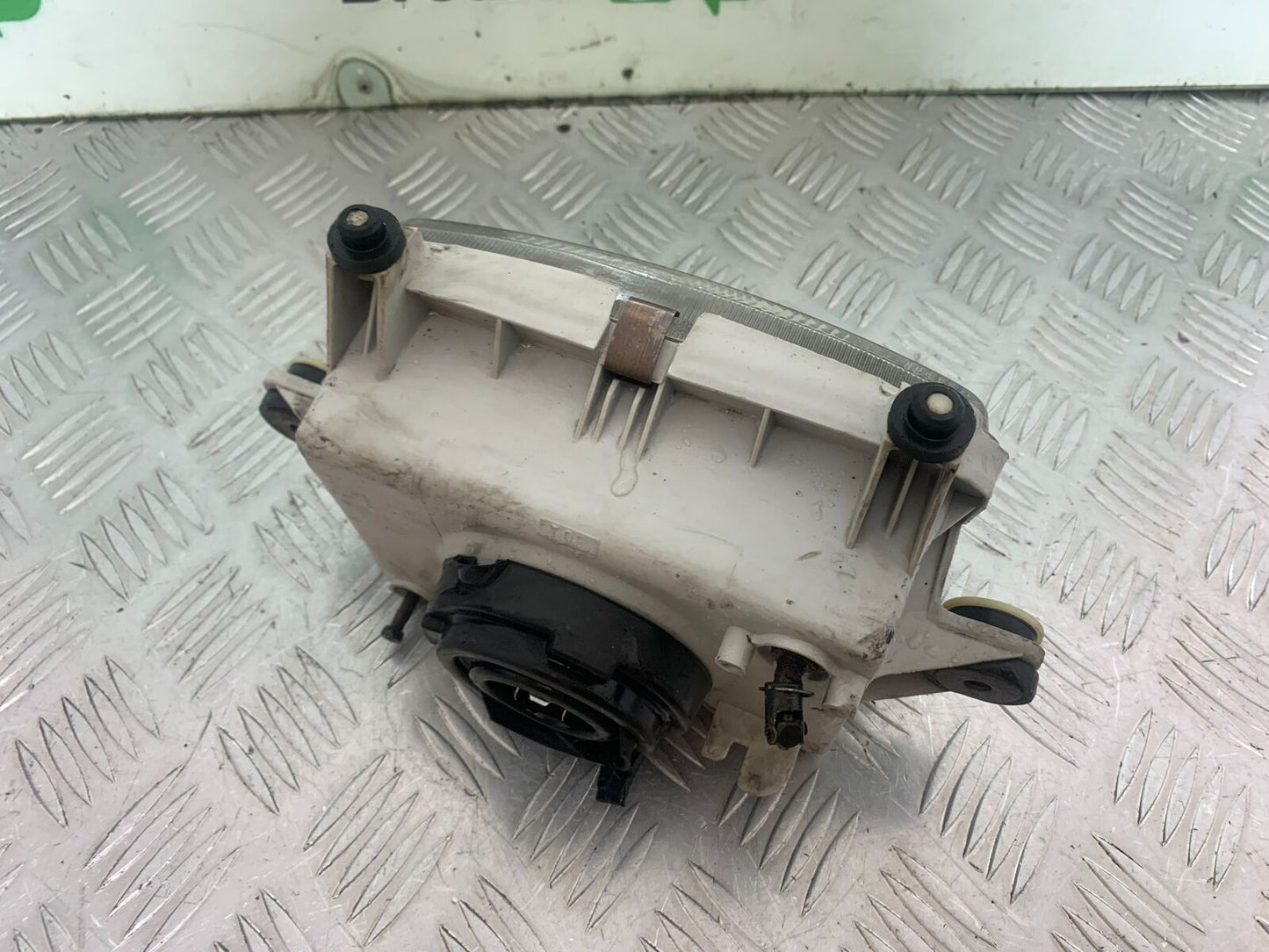 YAMAHA FJ1100 FJ 1100 HEADLIGHT  YEAR 1984-1985 (CMB1101)