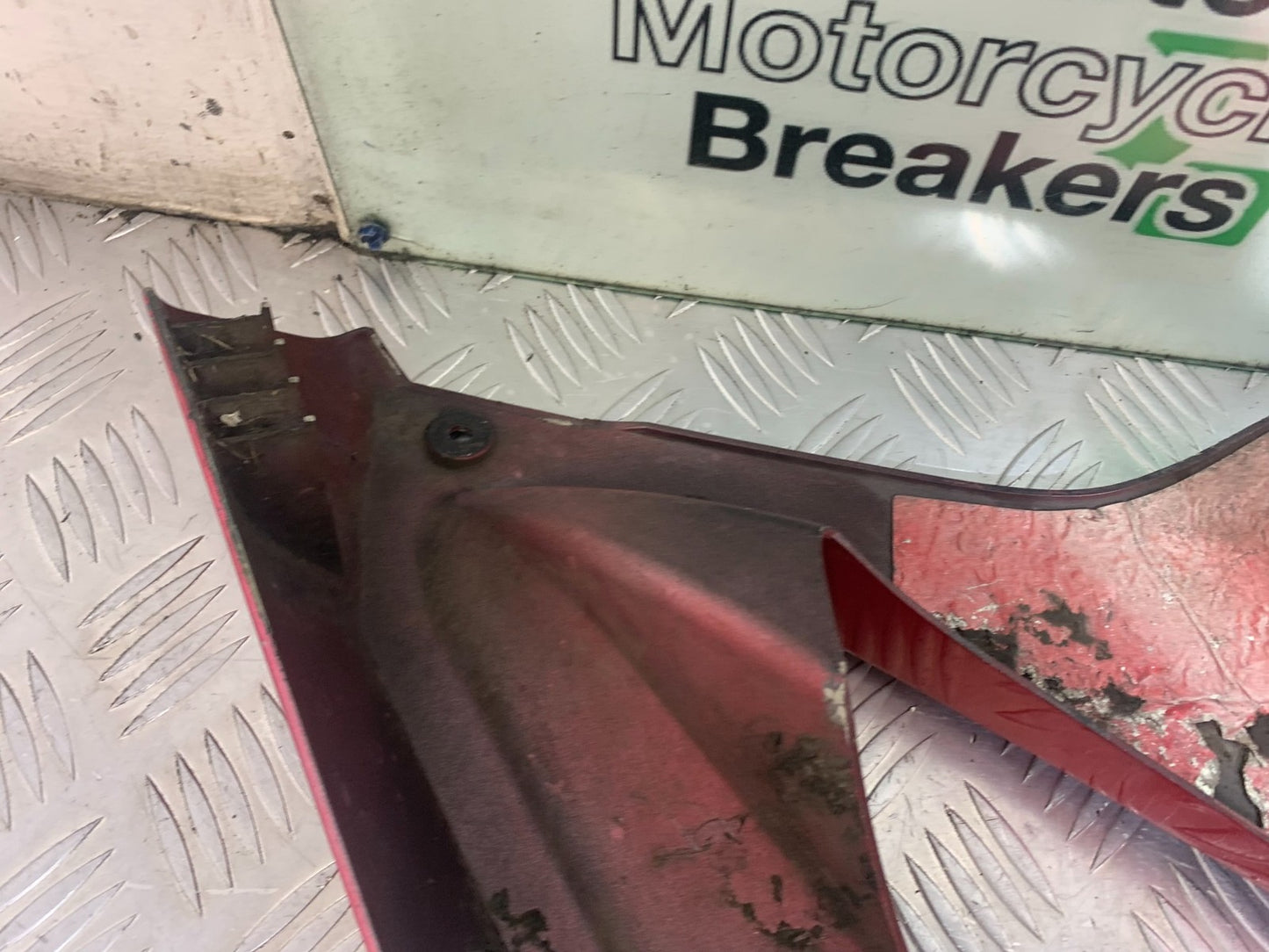 YAMAHA YZF1000 THUNDERACE RIGHT FAIRING PANEL YEAR 1997-2000 (CMB1204)