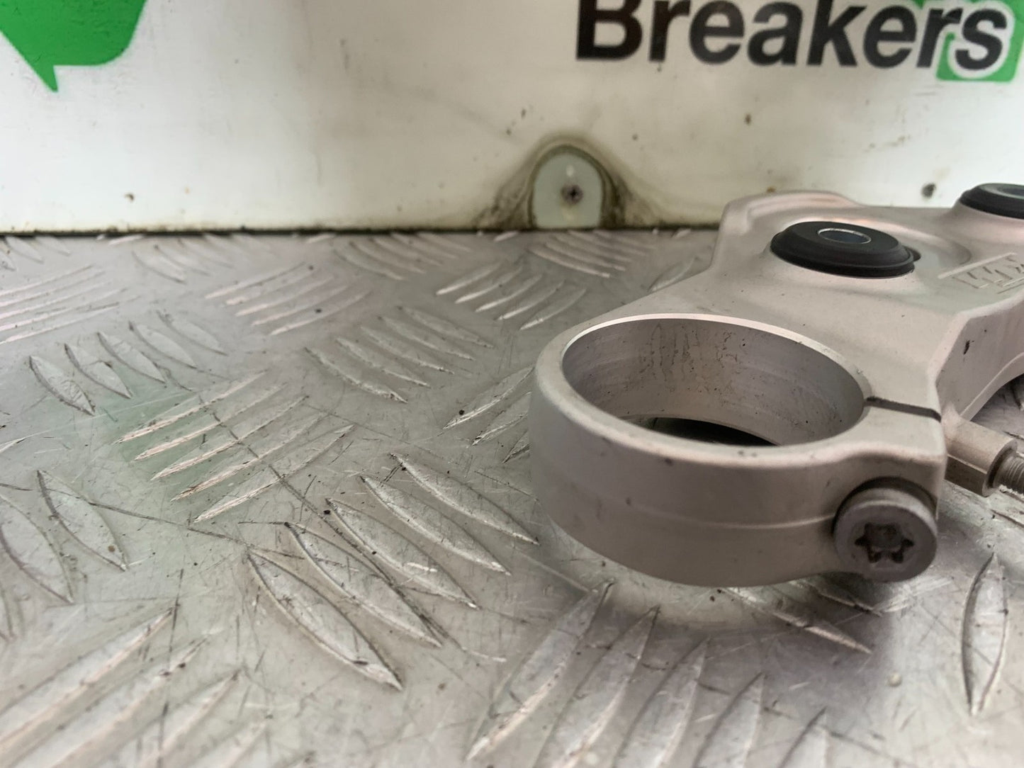 KTM 690 DUKE R LC4 TOP YOKE YEAR 2012-2015  (CMB1180)