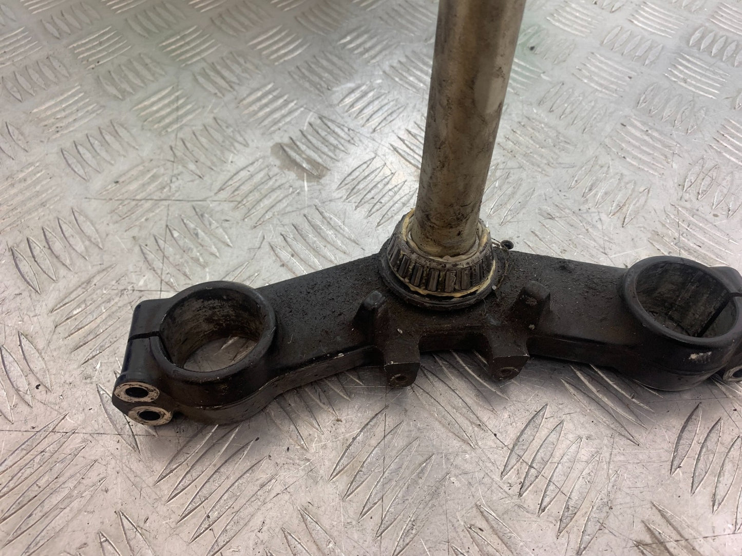BMW R850 R R850R BOTTOM YOKE  YEAR 1994-2002 (CMB1170)