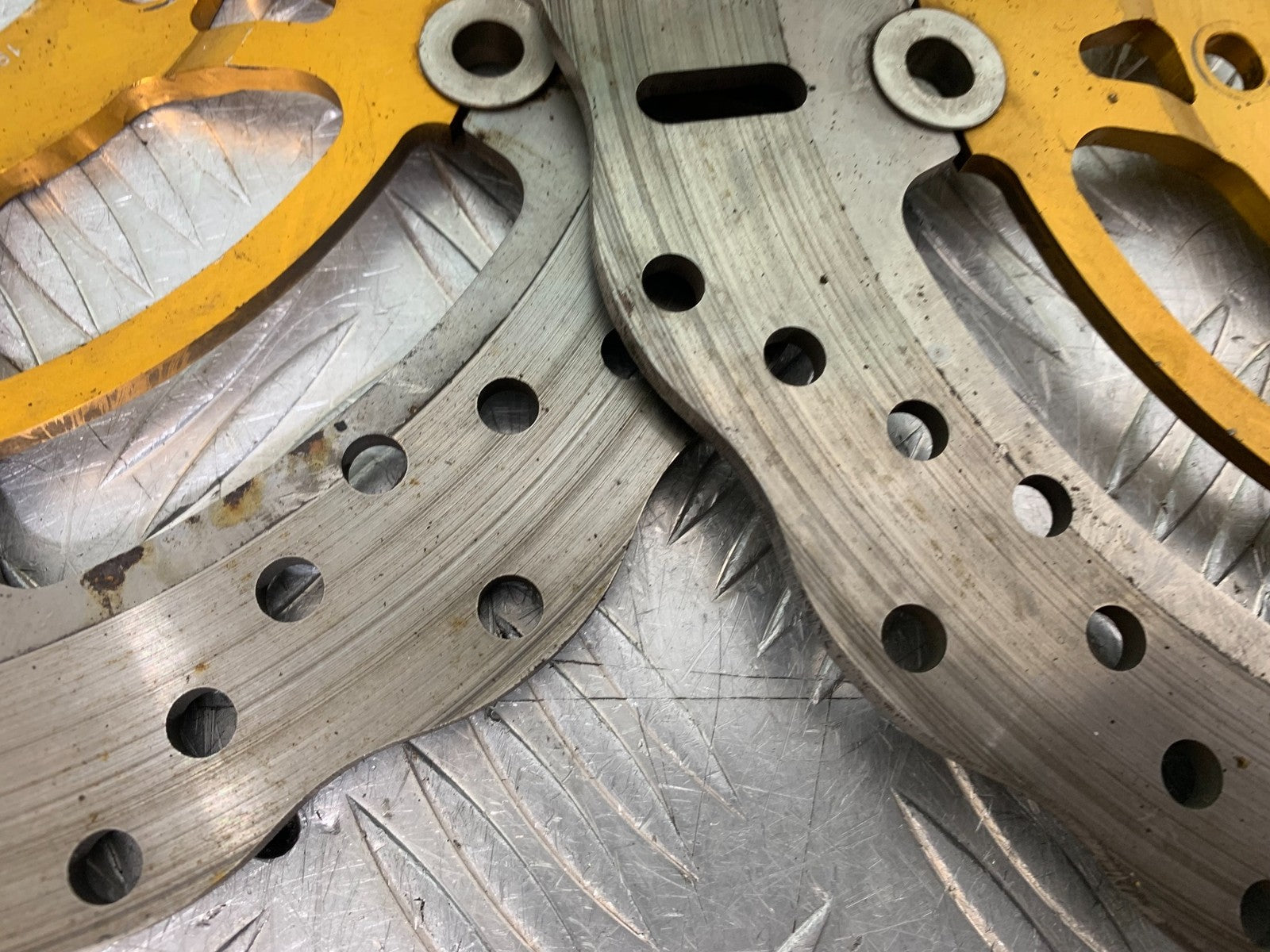 TRIUMPH 955i SPRINT ST FRONT BRAKE DISCS  YEAR 1999-04 (CMB1230)