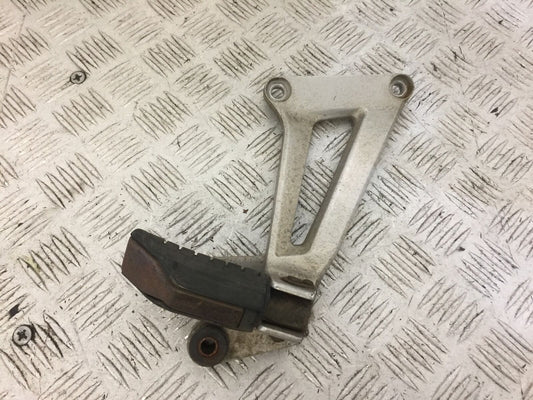 HONDA CBR125 CBR 125 RIGHT REAR HANGER  YEAR 2004-06  (STOCK 688)
