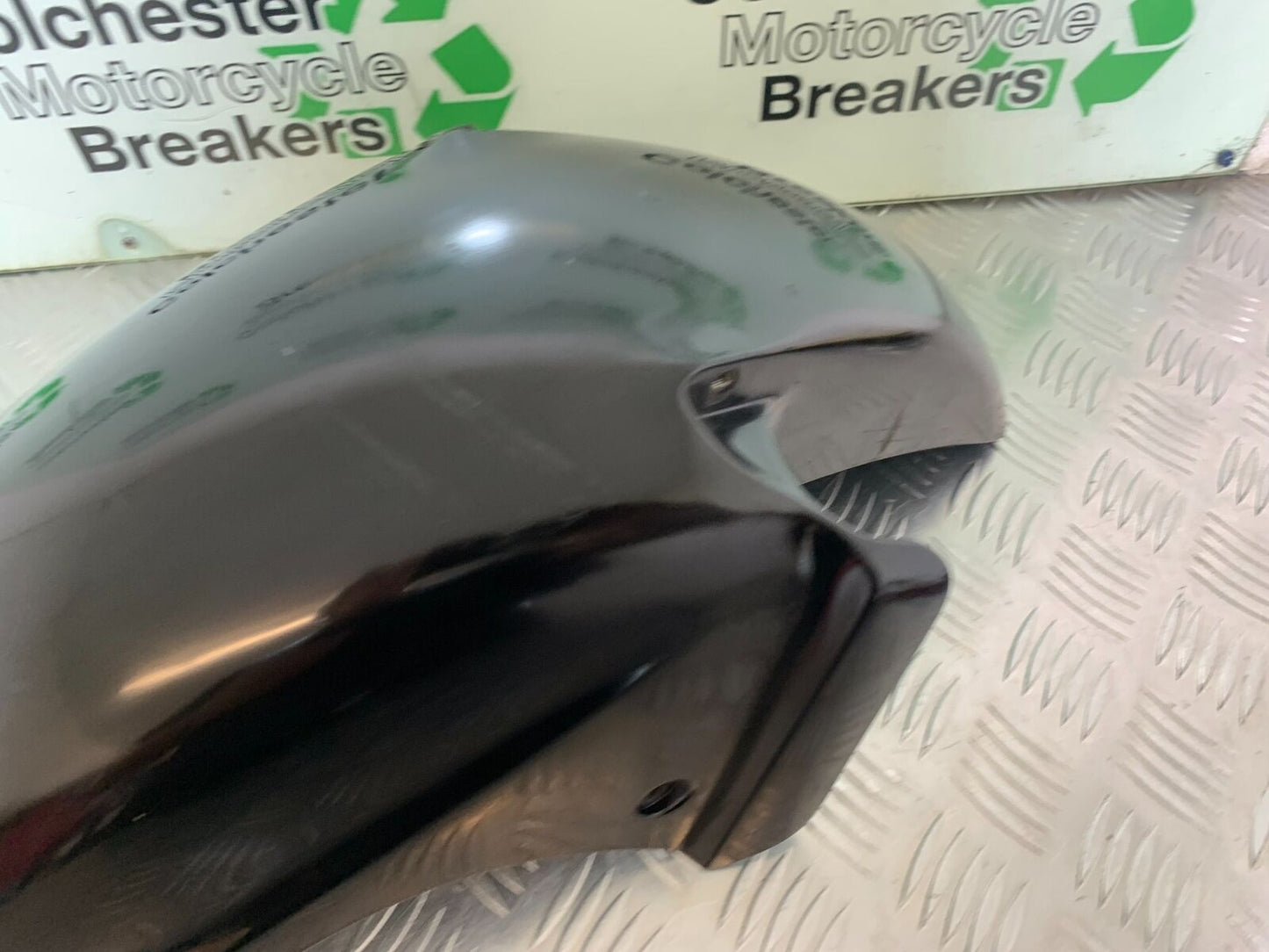 HONDA CBR1100 BLACKBIRD FRONT MUDGUARD (CRACKED) YEAR 1996-1998 (CMB1017)