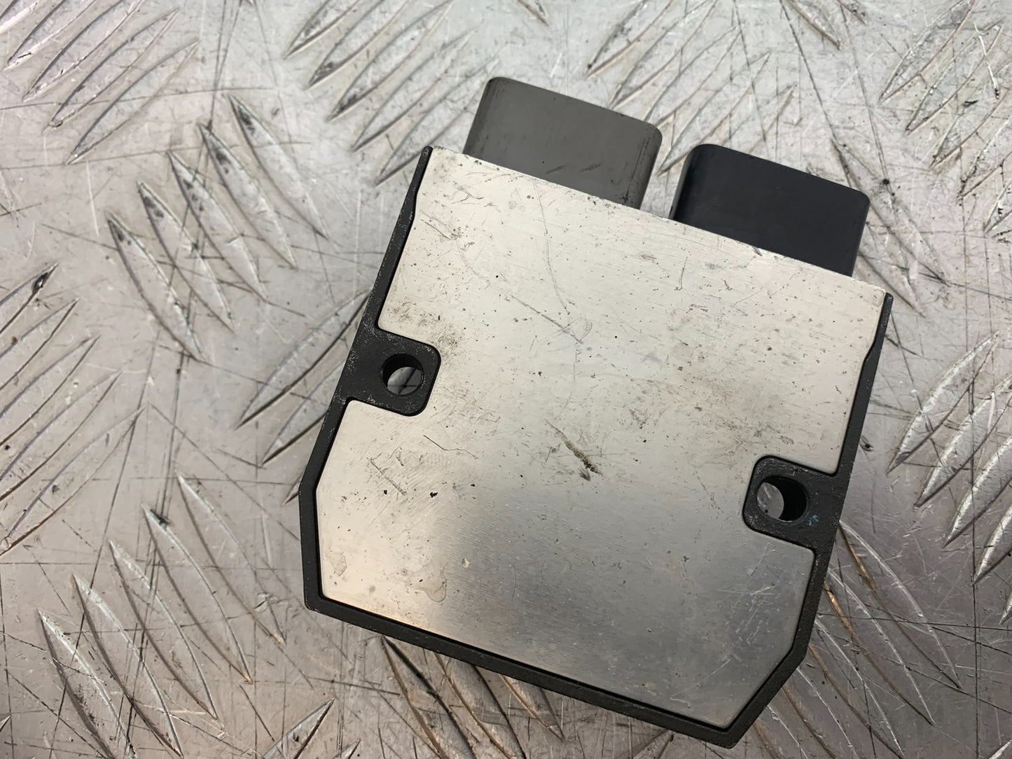 YAMAHA YZF R1 4C8 REGULATOR   YEAR 2007-2008 (CMB1237)