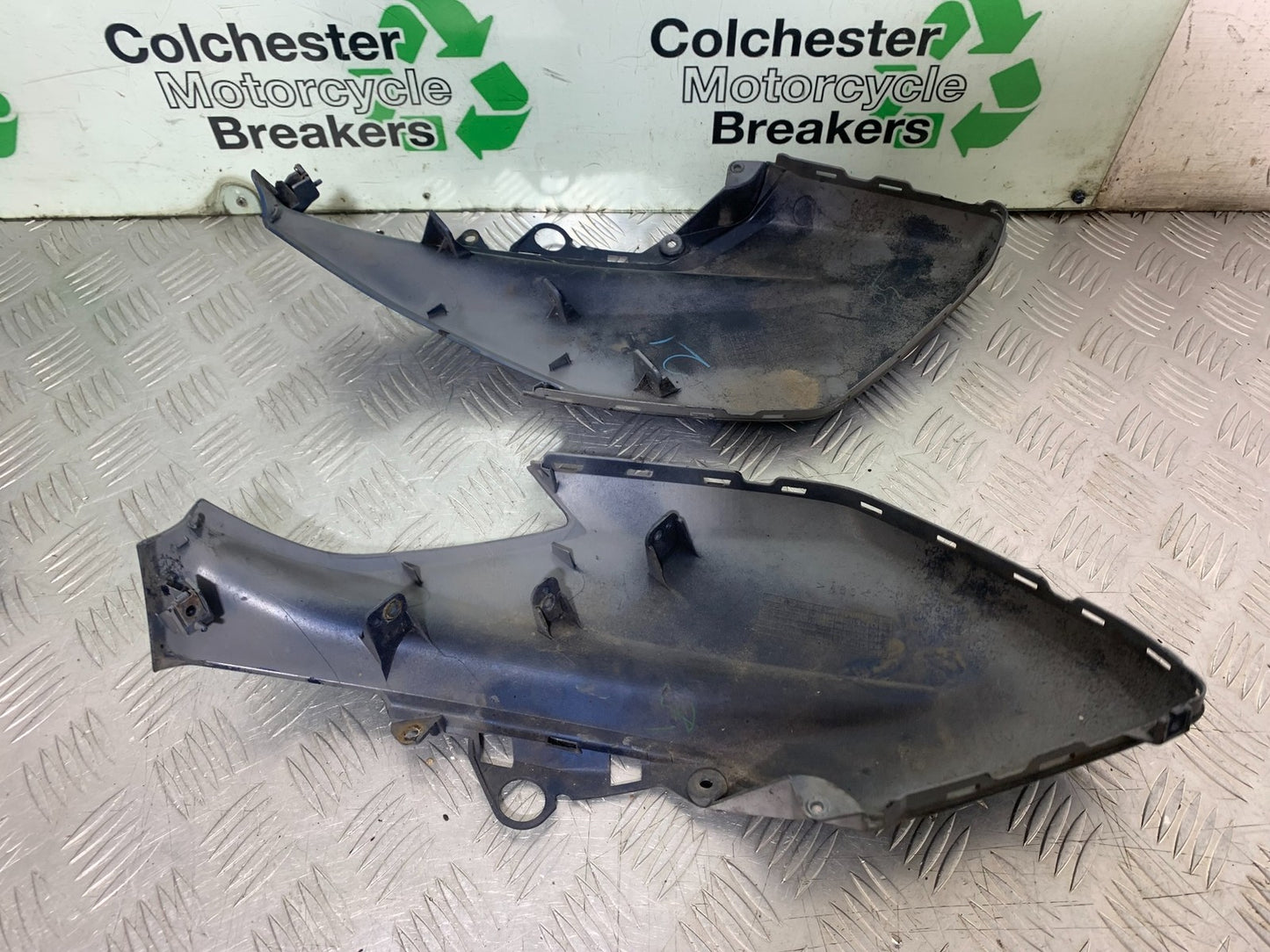 YAMAHA XMAX 125 XMAX-125 LEFT AND RIGHT PANELS  YEAR 2015-2020  (CMB1266)