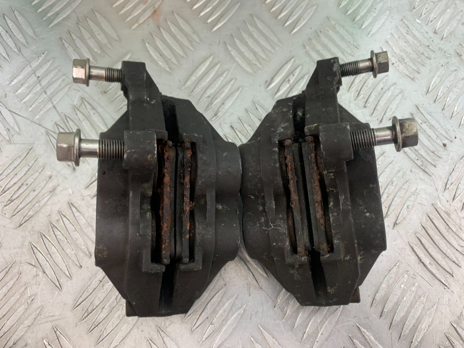 TRIUMPH T509 SPEED TRIPLE FRONT BRAKE CALIPERS  YEAR 1997-1998 (CMB1144)