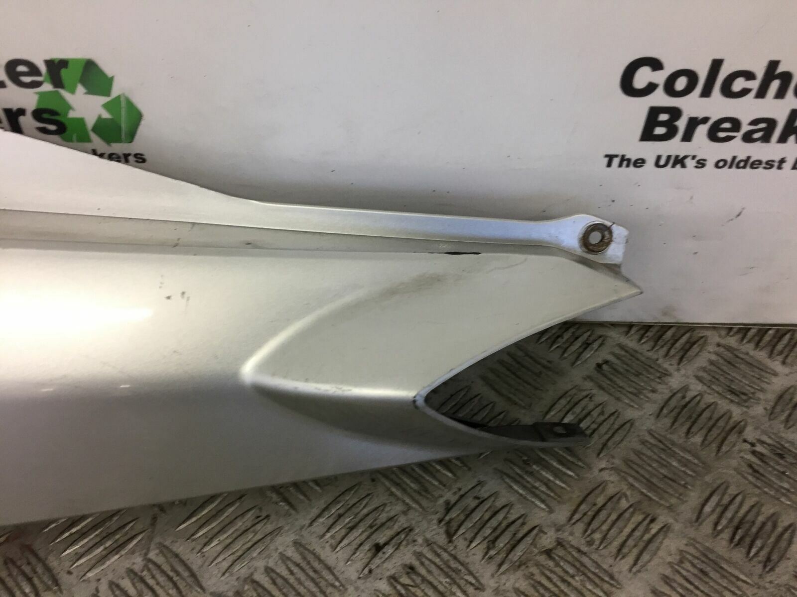 YAMAHA FJR1300 FJR 1300 LEFT SEAT PANEL  YEAR 2002
