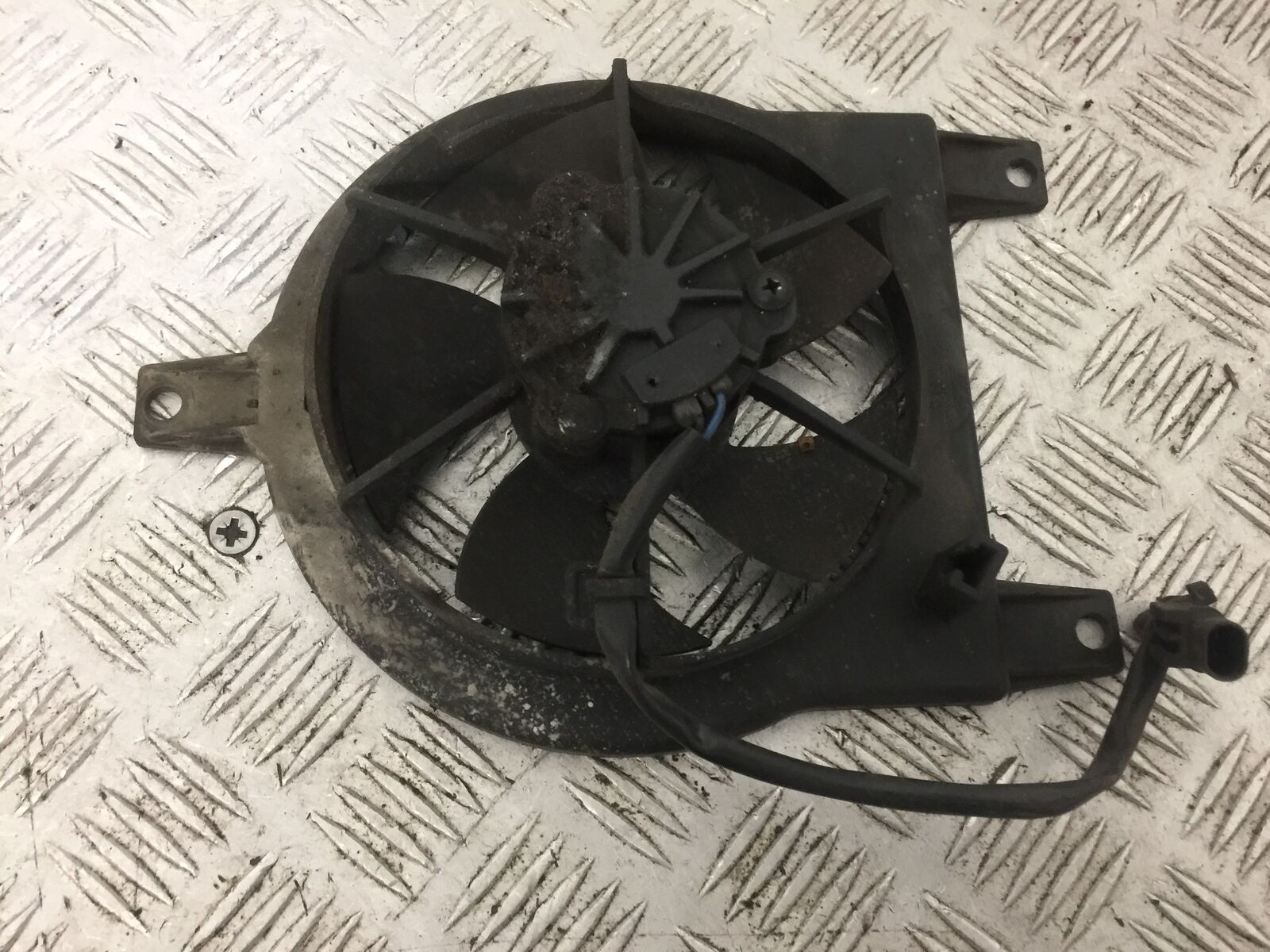 BMW F800 ST RADIATOR FAN   YEAR 2011-2013 (STOCK 886)