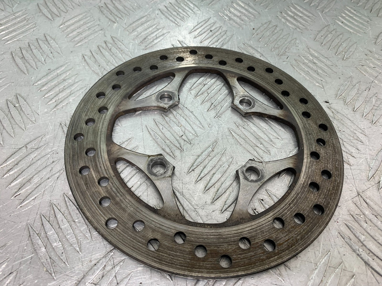 TRIUMPH 675 STREET TRIPLE RX REAR BRAKE DISC 2015- 2017 (CMB1299)