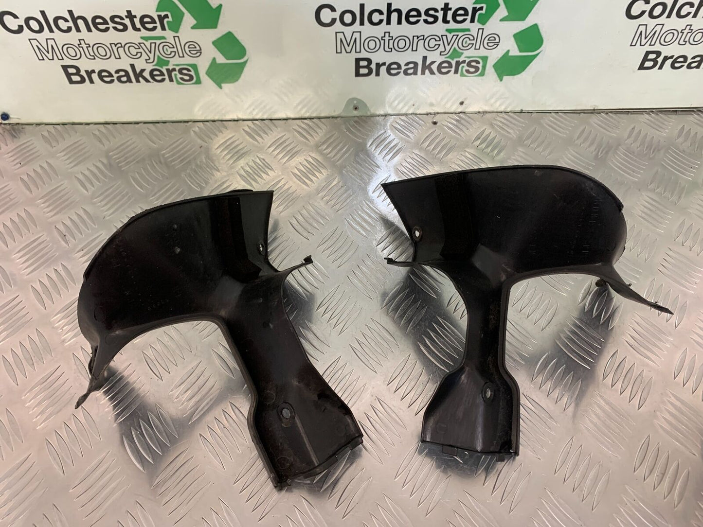 HONDA CBR1100 BLACKBIRD LEFT AND RIGHT TOP INFILLS YEAR 1996-1998 (STOCK 936)