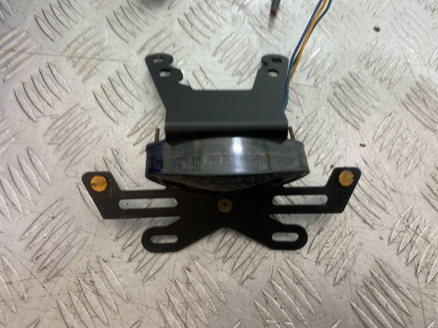 TRIUMPH 1050 SPEED TRIPLE TAIL TIDY AND REAR LIGHT   YEAR 2005-2007 (CMB1322)