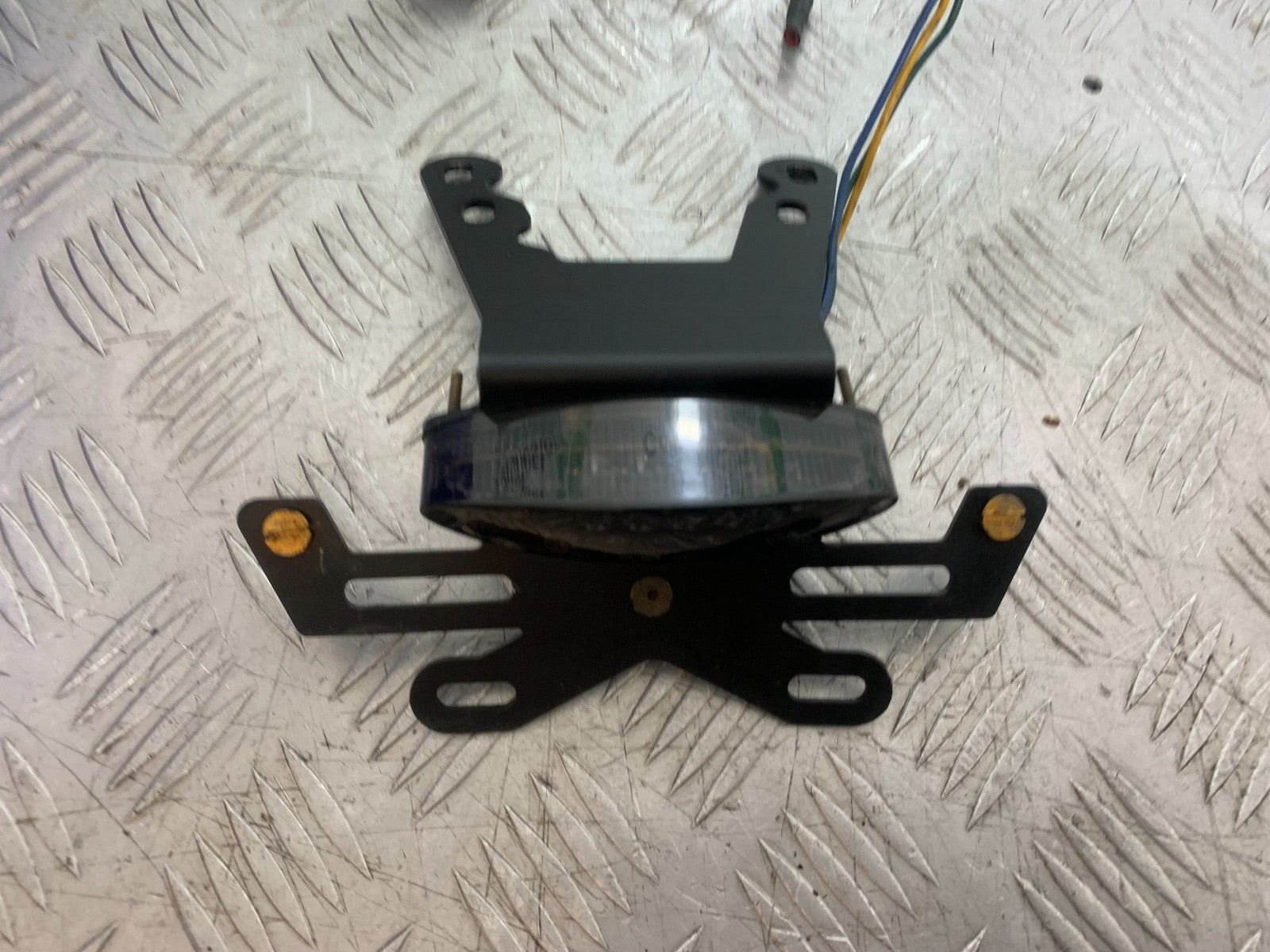 TRIUMPH 1050 SPEED TRIPLE TAIL TIDY AND REAR LIGHT   YEAR 2005-2007 (CMB1322)