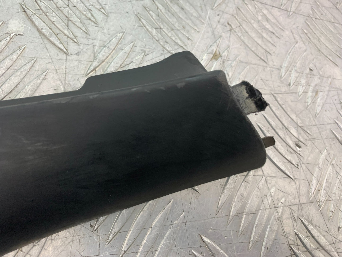 HONDA CB600 CB 600 HORNET LEFT SEAT PANEL   YEAR 1998-2002 (CMB1297)