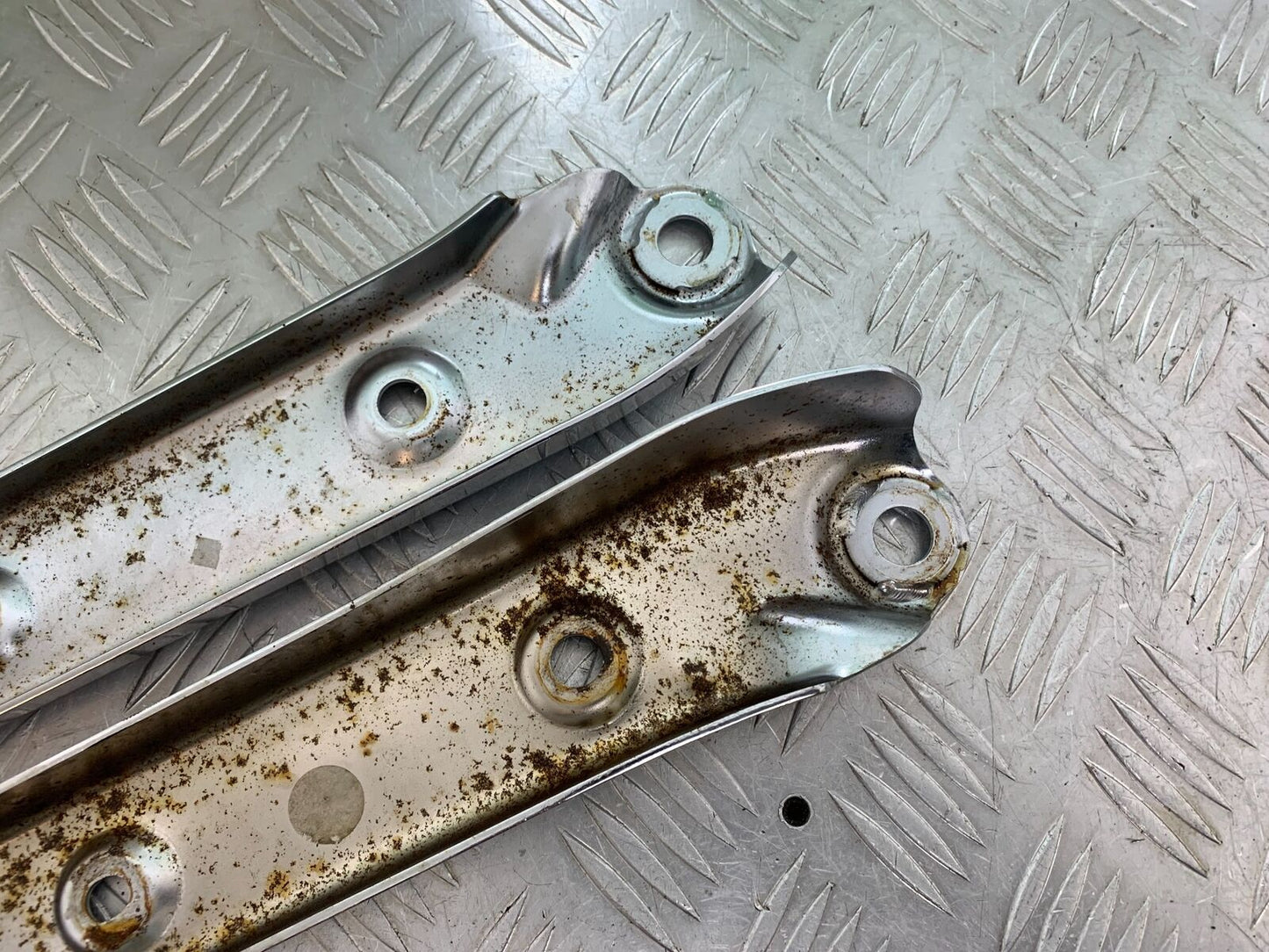 TRIUMPH THUNDERBIRD 1600 REAR CHROME FRAME COVERS  YEAR 2011 (CMB1107)