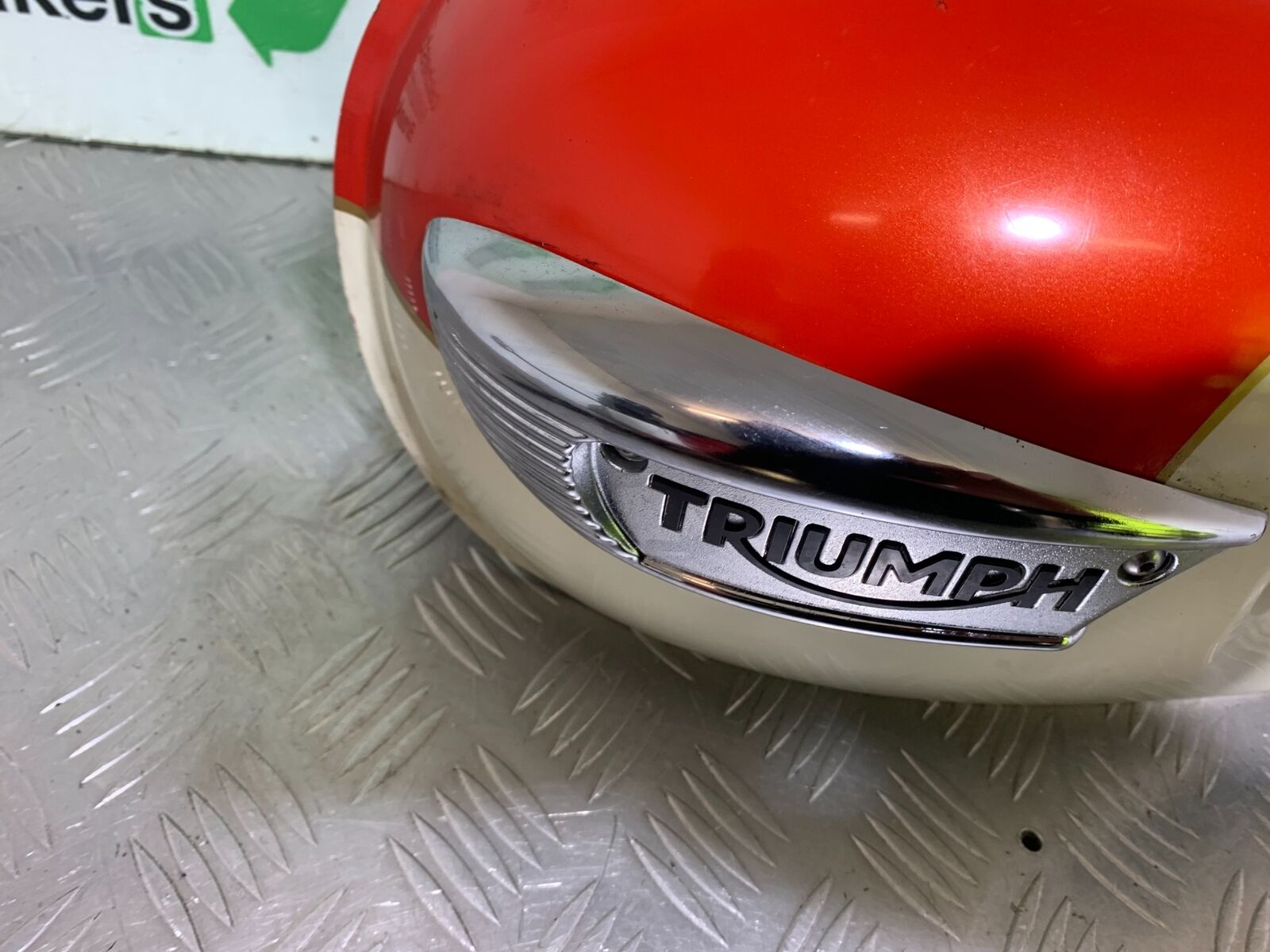 TRIUMPH BONNEVILLE T100 PETROL TANK  YEAR 2017-2021 (CMB1084)