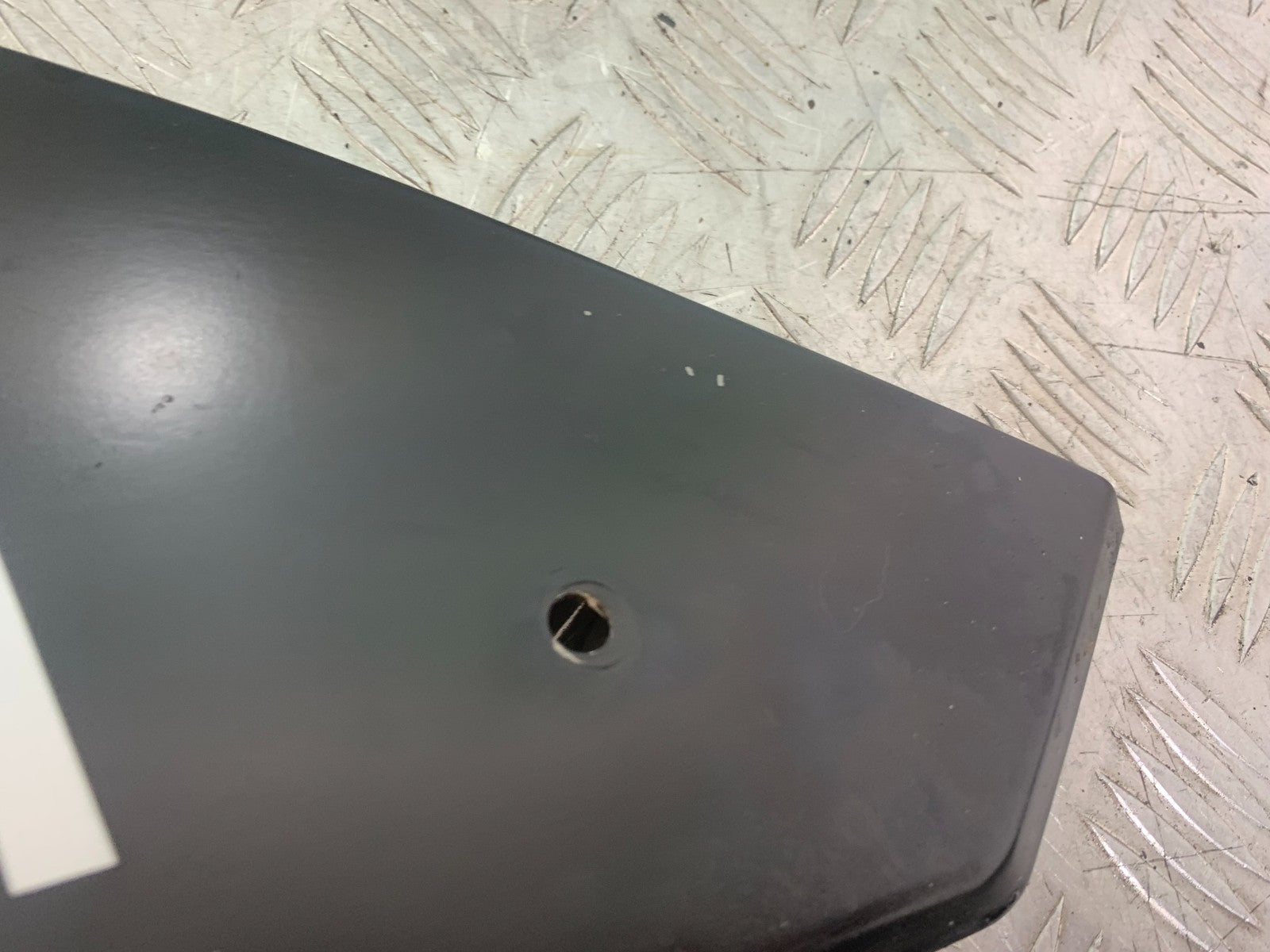 YAMAHA YZF R1 14 B BIG BANG LEFT LOWER FAIRING PANEL   2009-14 (CMB1175)