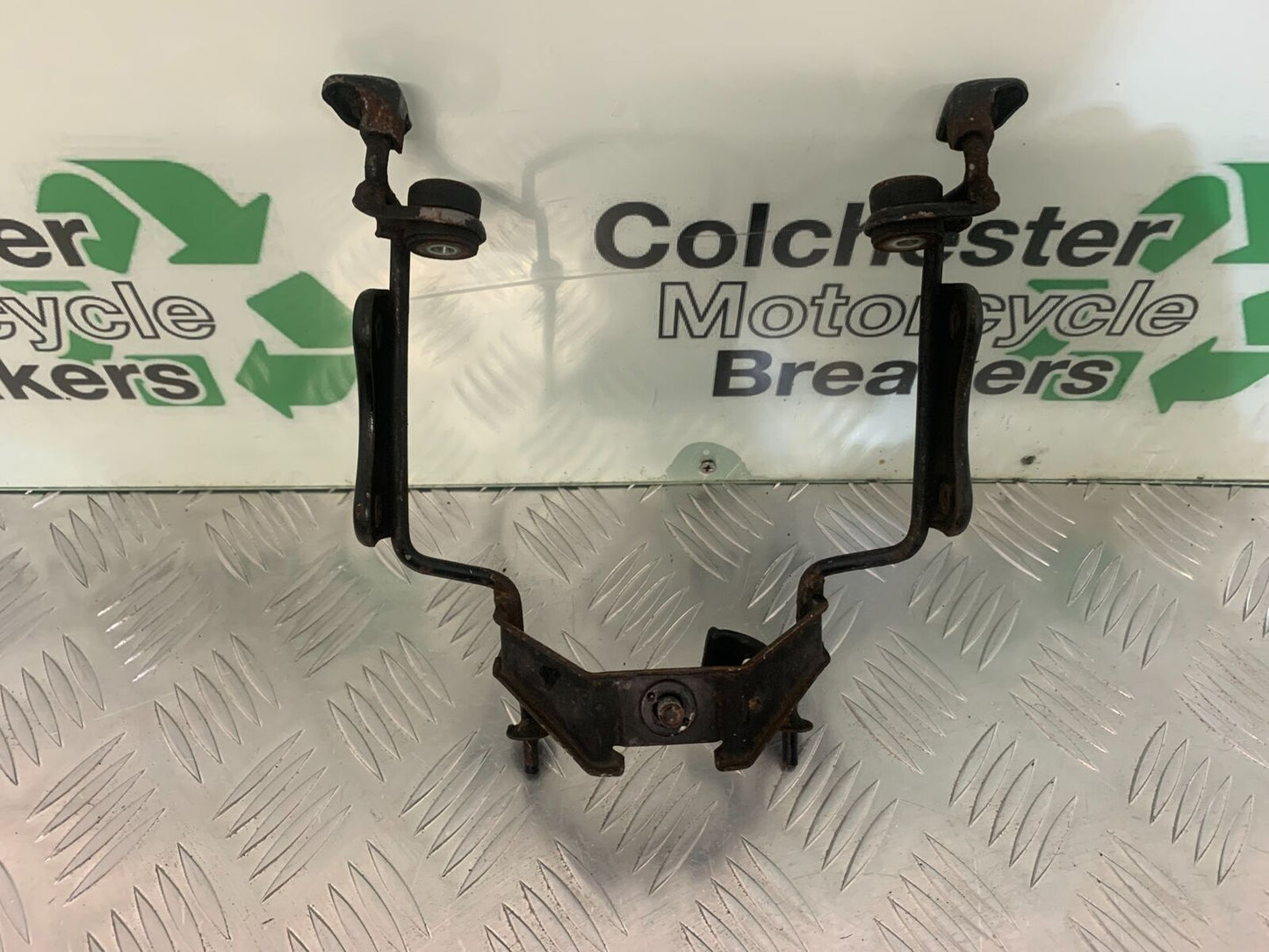HONDA CB350 S CB 350 S HEADLIGHT BRACKET   YEAR 1986-1990 (STOCK 948)