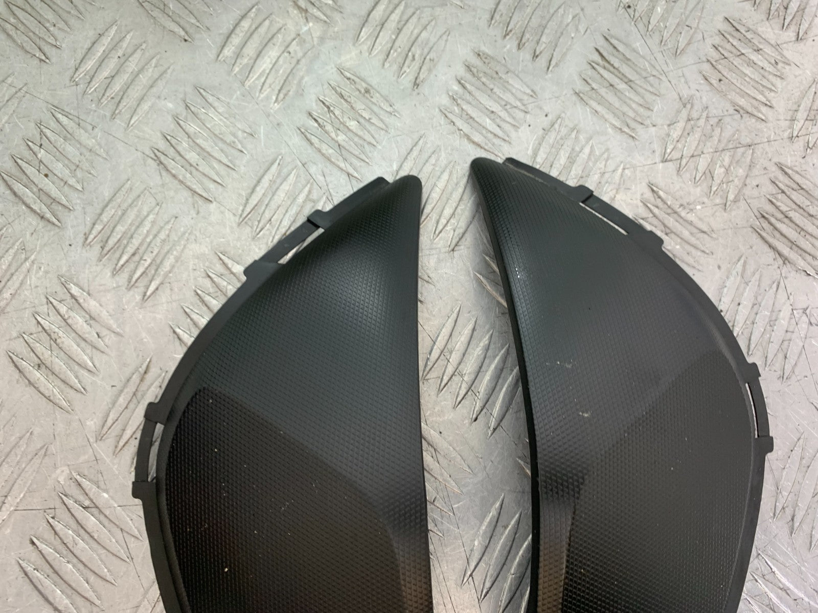 HONDA CBR1000 RR LEFT AND RIGHT INFILLS  YEAR  2008-2011 (CMB1330)