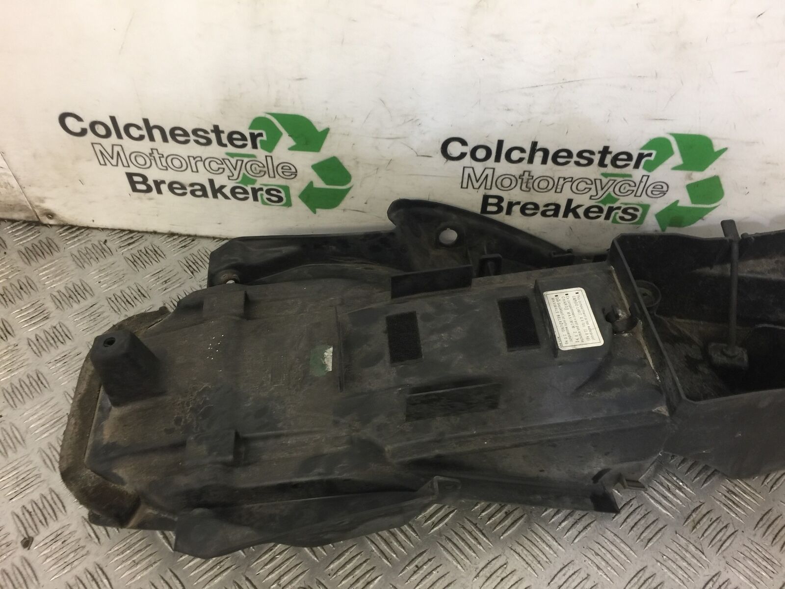 HONDA XL125 VARADERO UNDERTRAY YEAR 2003 STOCK NO 460