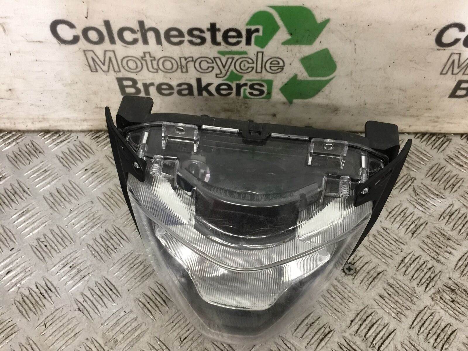 YAMAHA MT03 HEADLIGHT  YEAR 2018  (STOCK 801)