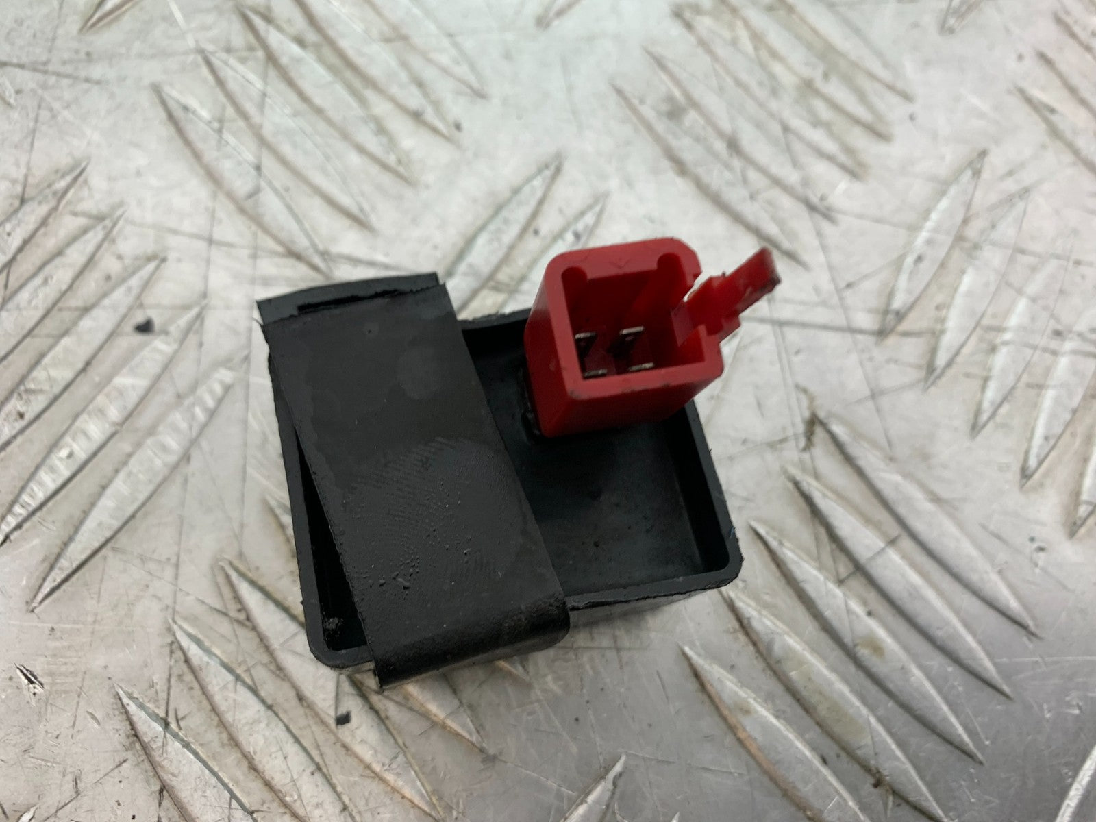 KAWASAKI ZZR1100 D PETROL PUMP RELAY   YEAR 1993-2001 (CMB1189)