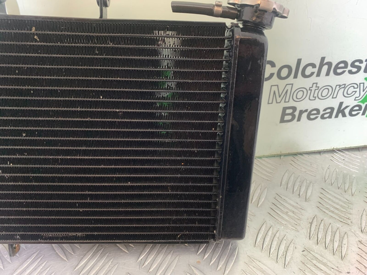 TRIUMPH TIGER 800 RADIATOR  YEAR 2011-2014 (CMB1113)