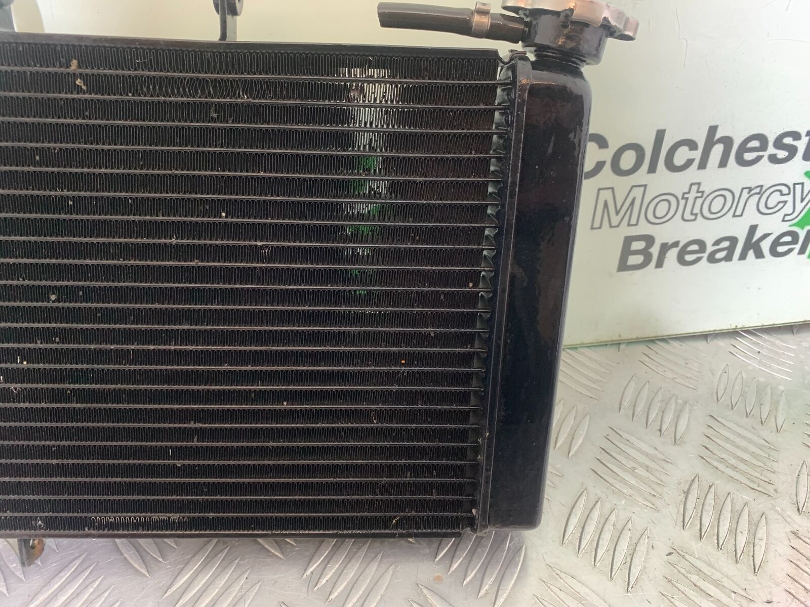 TRIUMPH TIGER 800 RADIATOR  YEAR 2011-2014 (CMB1113)