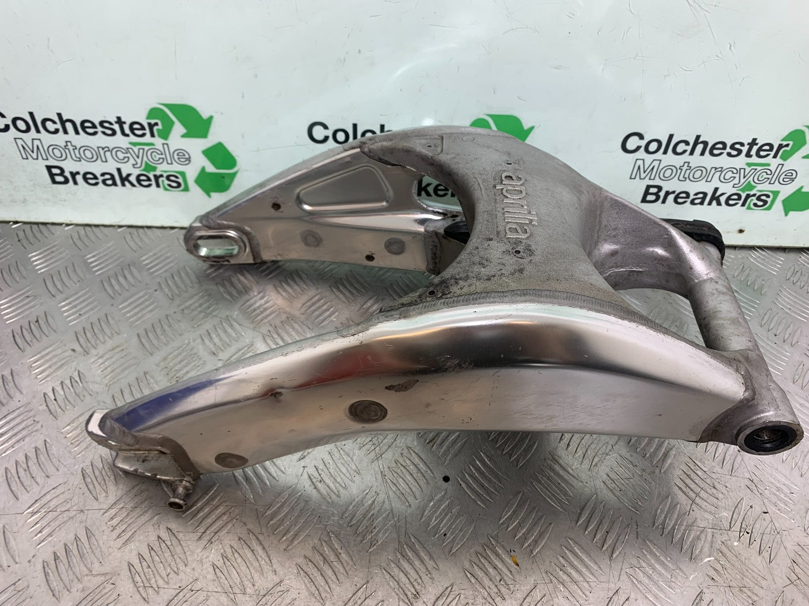 APRILIA RSV1000 RSV 1000 MILLE SWINGARM  1998- 2003 (CMB1184)