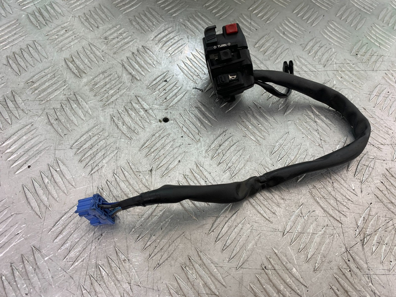 HONDA CBR1000 rr FIREBLADE LEFT SWICH GEAR  2008-2011 (CMB1253)