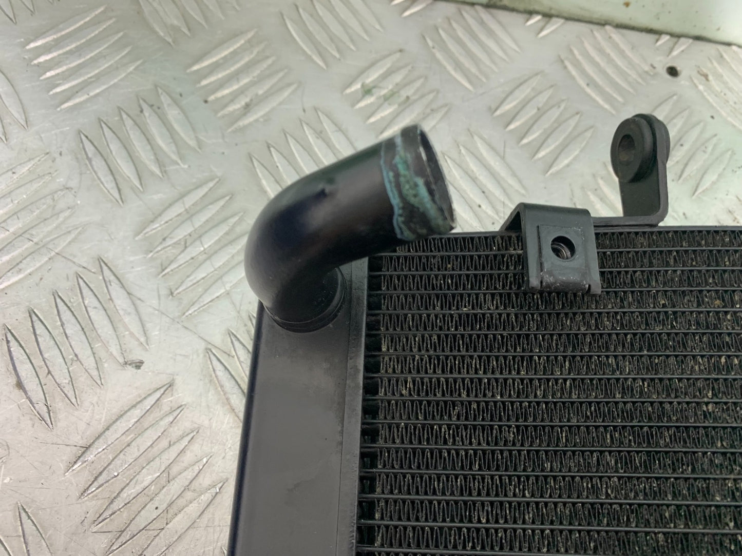 TRIUMPH 675 STREET TRIPLE RX RADIATOR   2015- 2017 (CMB1299)