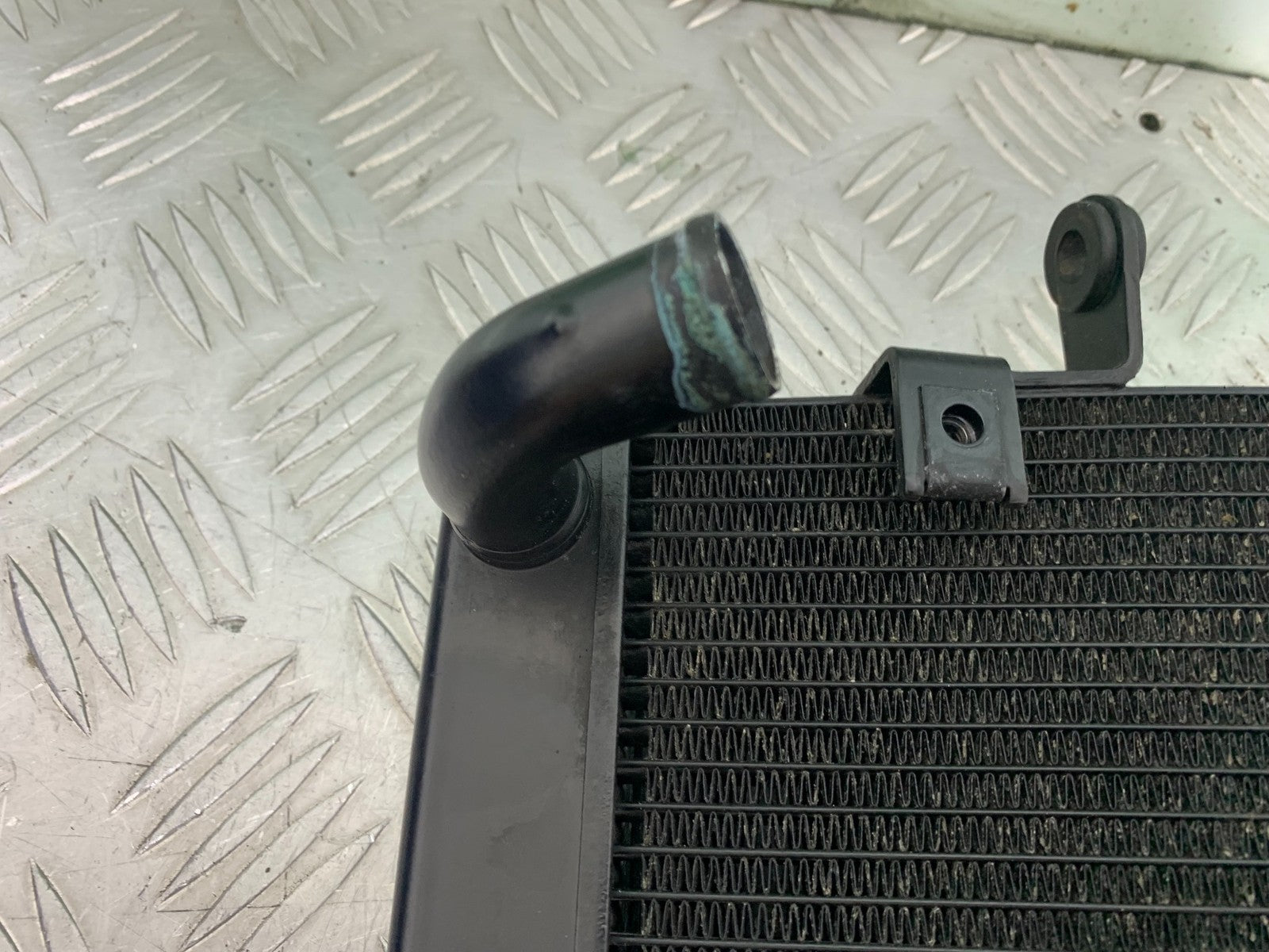 TRIUMPH 675 STREET TRIPLE RX RADIATOR   2015- 2017 (CMB1299)