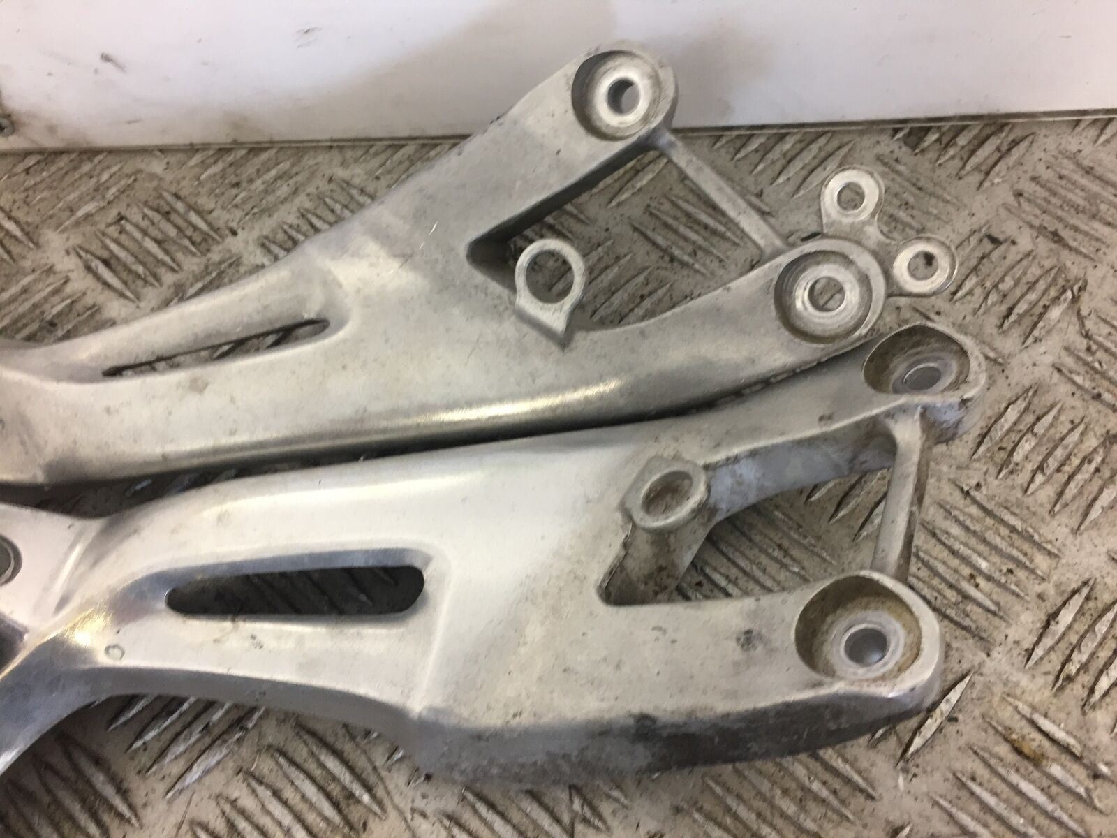 HONDA CBR1100 CBR 1100 BLACKBIRD REAR HANGERS AND PEGS YEAR 2000 (INJECTION)