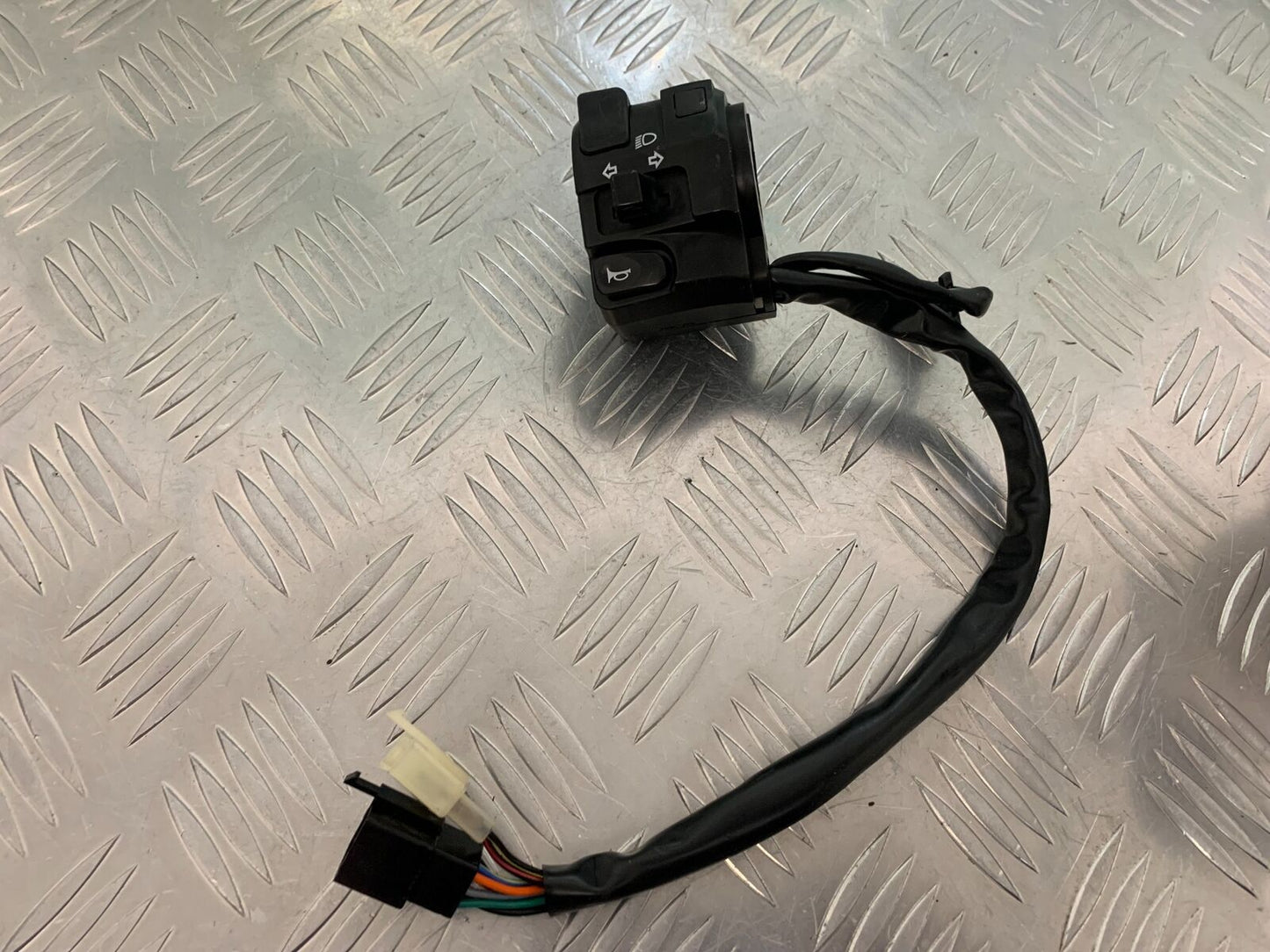 KAWASAKI NINJA 250 SL LEFT SWITCH GEAR   YEAR 2015-2017 (STOCK 983)